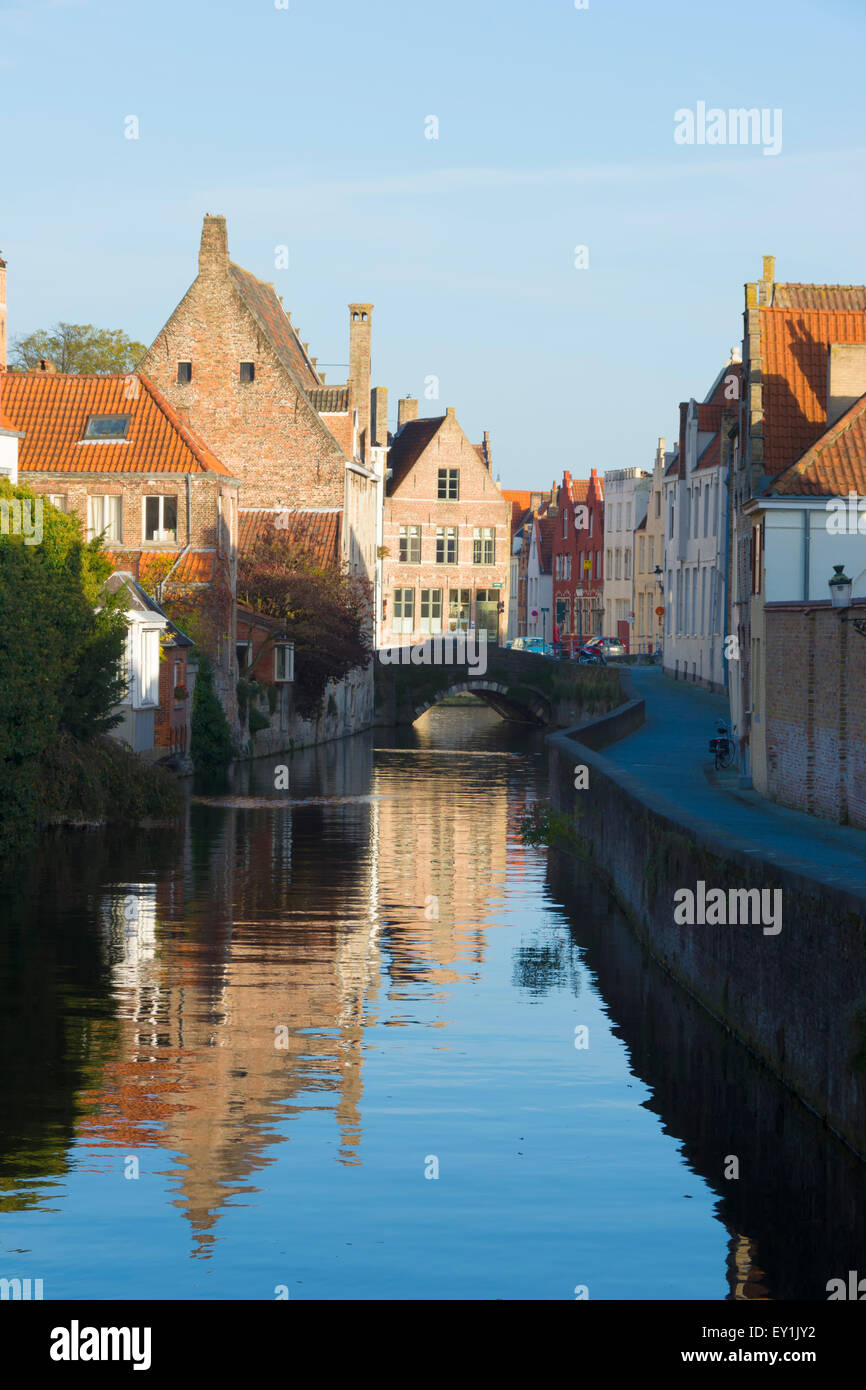 Tranquilla in scena le lagune di Bruges. Fiandre in Belgio Foto Stock