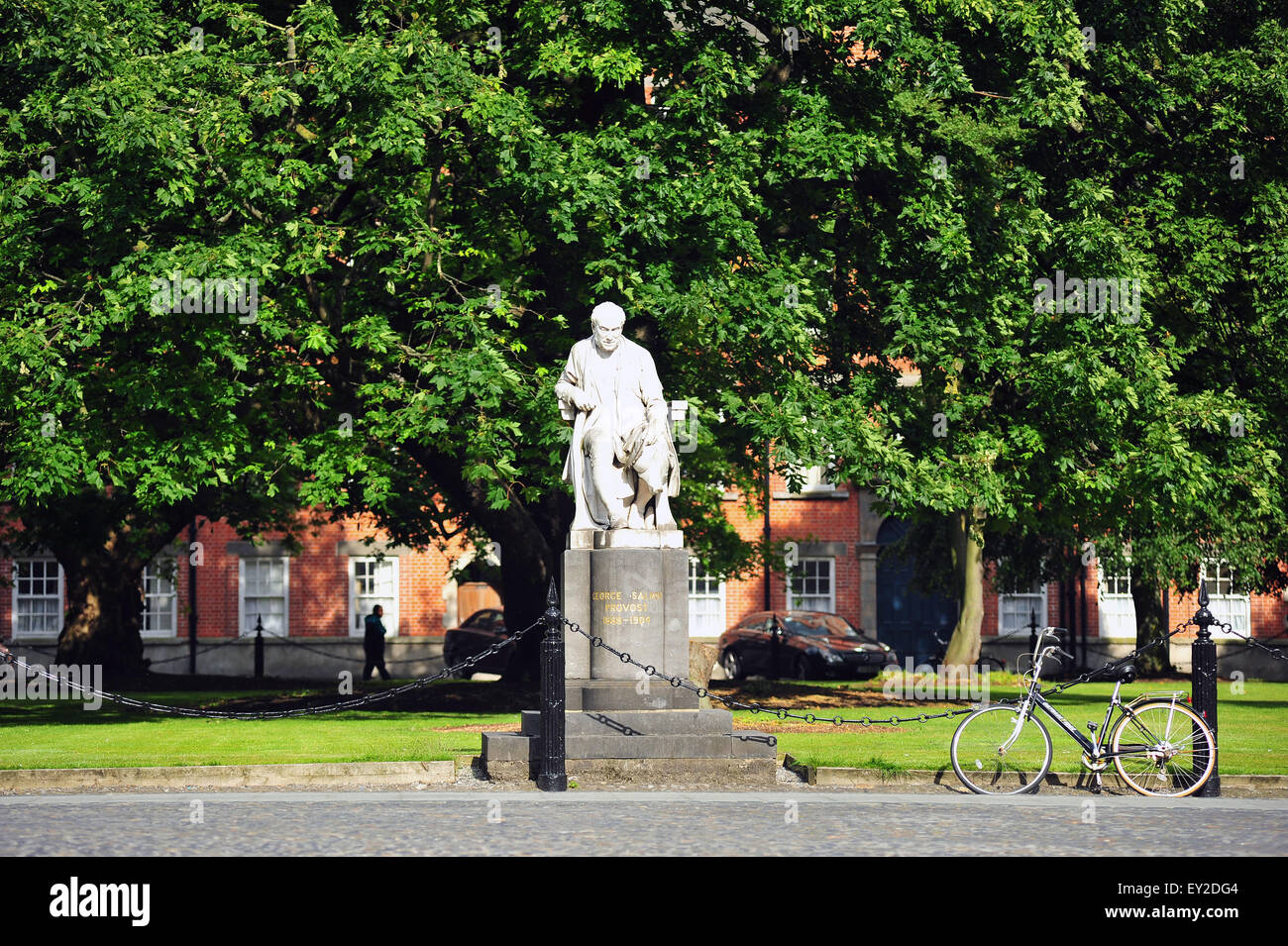 Una statua di George Prevosto di salmone del Trinity College di Dublino dal 1888 fino alla sua morte nel 1904. Foto Stock