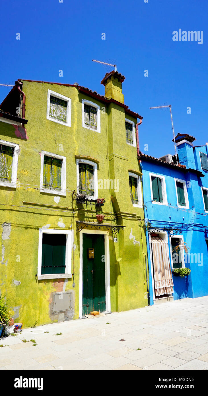 Burano colorata architettura edificio verde e blu, Venezia, Italia Foto Stock