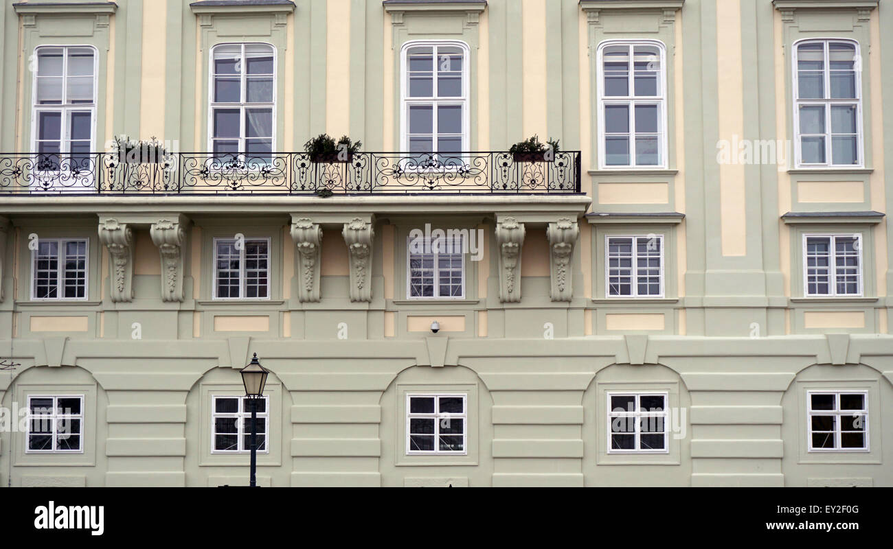 Colori pastello edificio storico nel Palazzo di Hofburg di Vienna, Austria Foto Stock