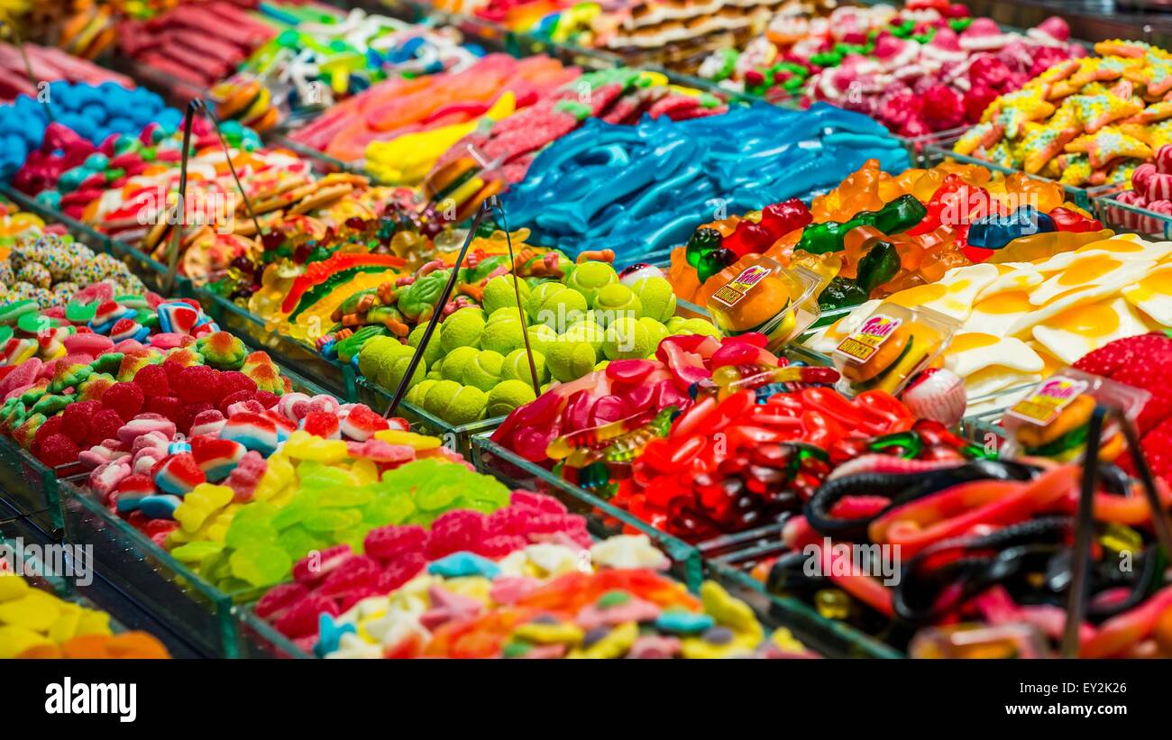 Coloratissimo mercato alimentare di impressioni a Barcellona Spagna Foto Stock