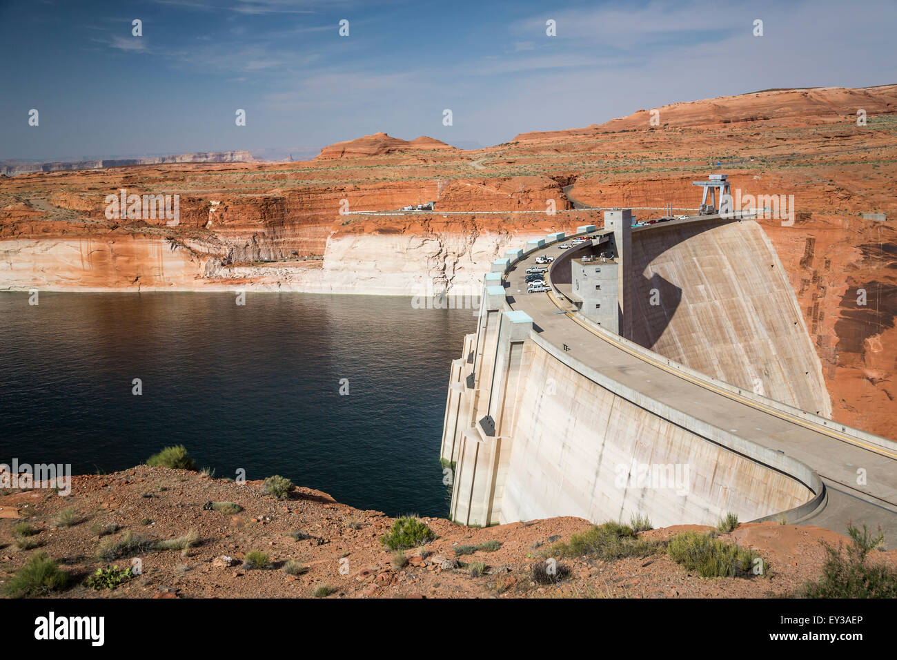 Il Glen Canyon Dam sul fiume Colorado vicino a pagina, Arizona, Stati Uniti. Foto Stock