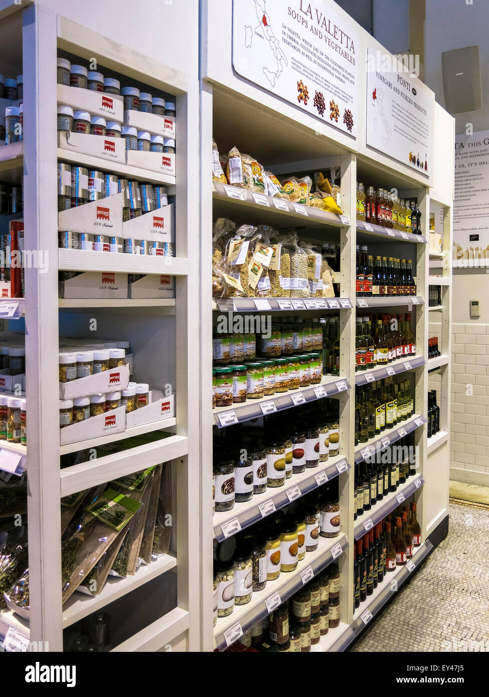 Alimentare regionale ripiani, Eataly Marketplace italiani, NYC Foto Stock