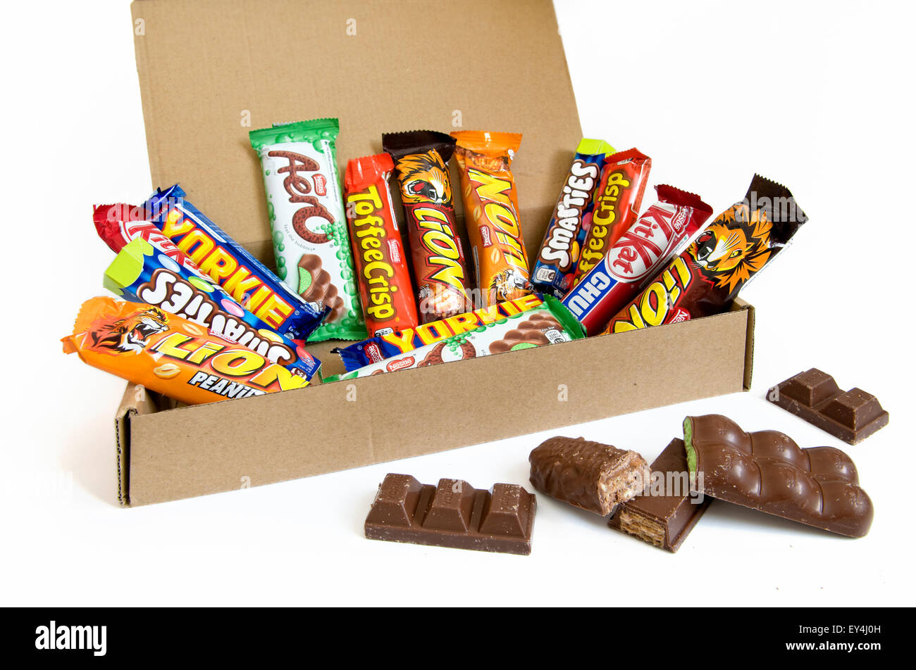 Una scatola di cioccolato Nestlé la selezione della barra Foto Stock