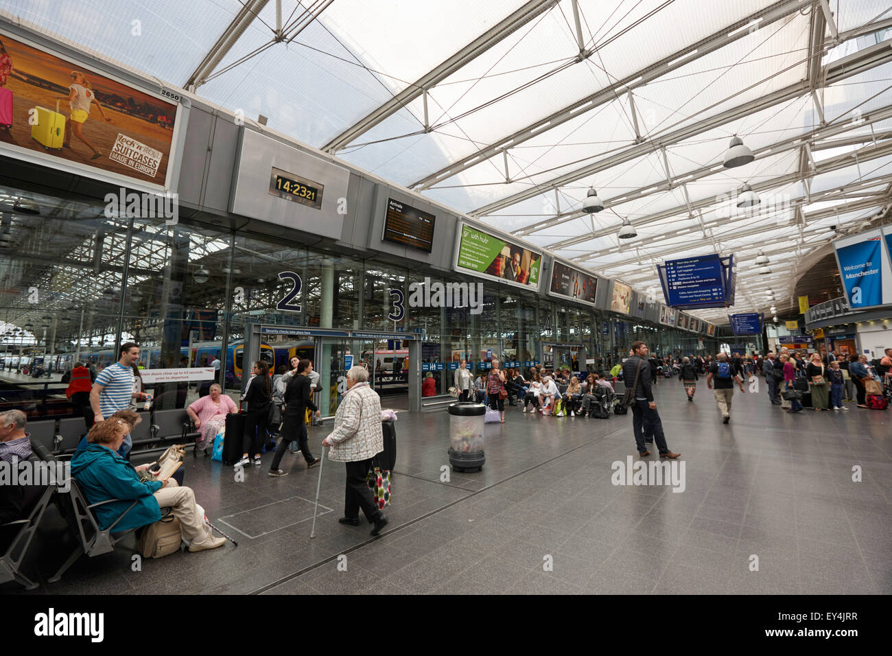 Stazione ferroviaria Manchester Piccadilly England Regno Unito Foto Stock