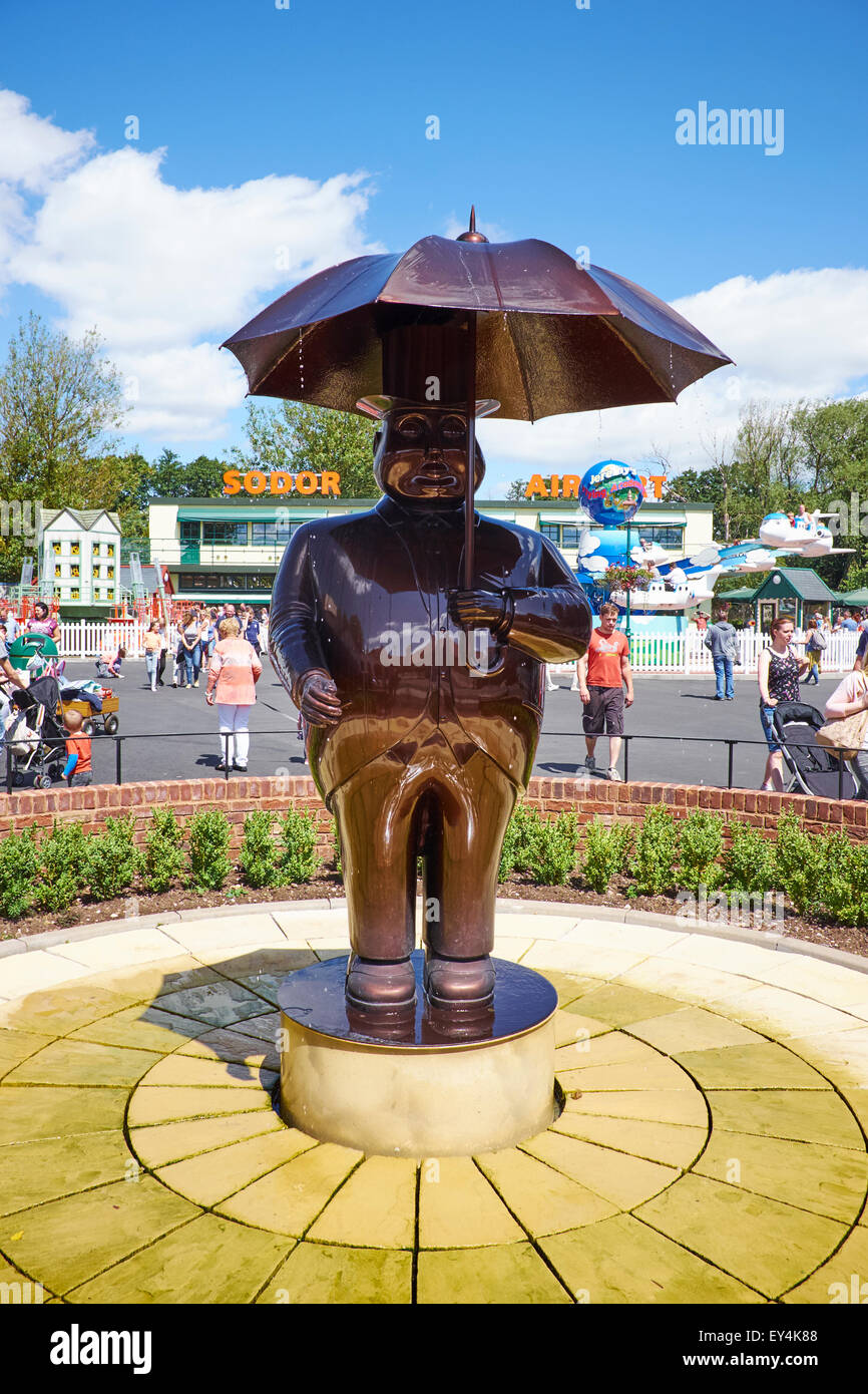 Statua del controller di grasso nel parco a tema Drayton Manor vicino a Tamworth Staffordshire REGNO UNITO Foto Stock