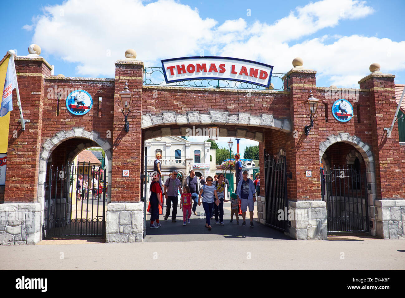 Ingresso alla terra Thomas nel parco a tema Drayton Manor vicino a Tamworth Staffordshire REGNO UNITO Foto Stock