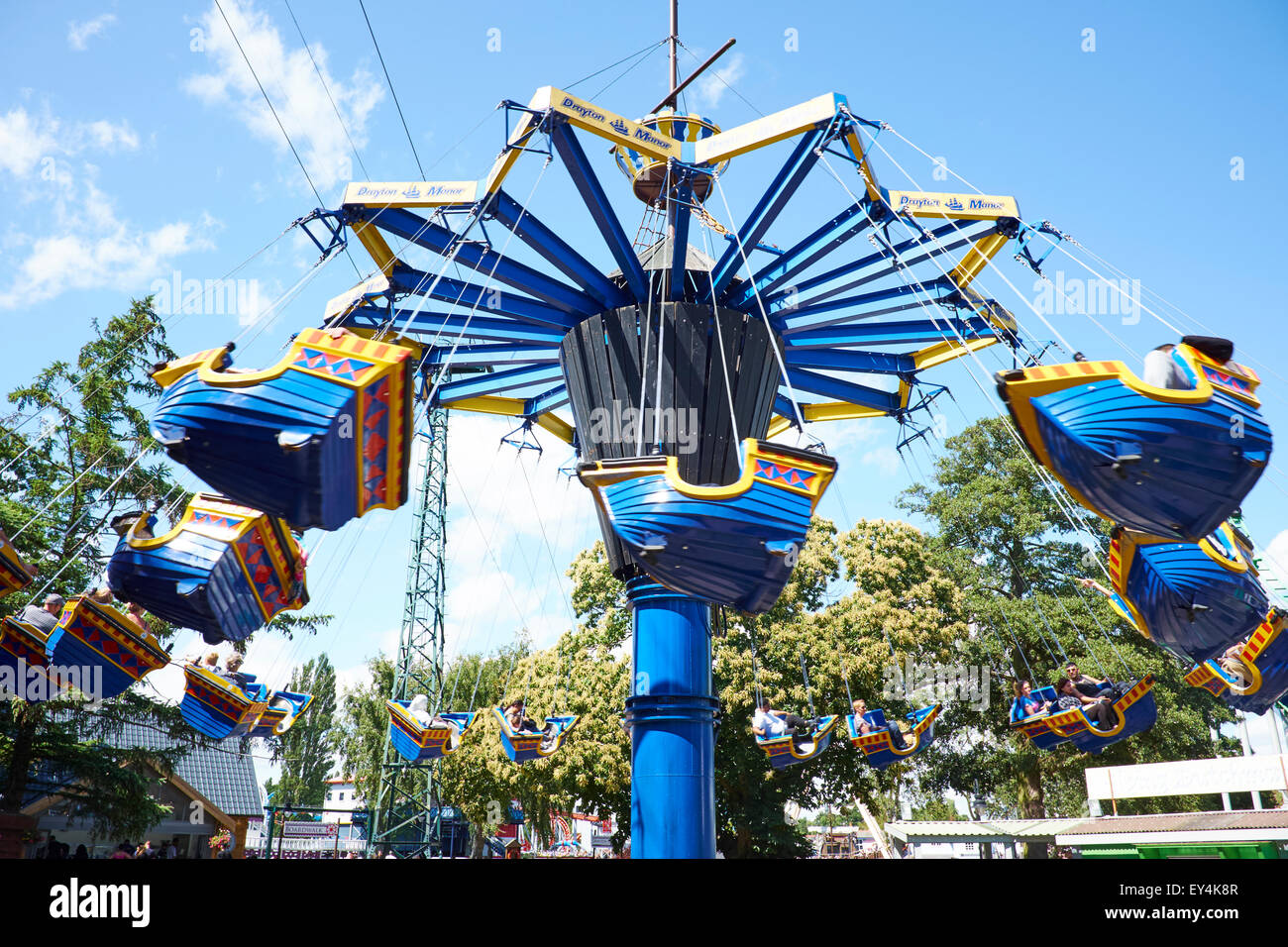 Flying Dutchman una onda Swinger Ride Drayton Manor Theme Park vicino a Tamworth Staffordshire REGNO UNITO Foto Stock