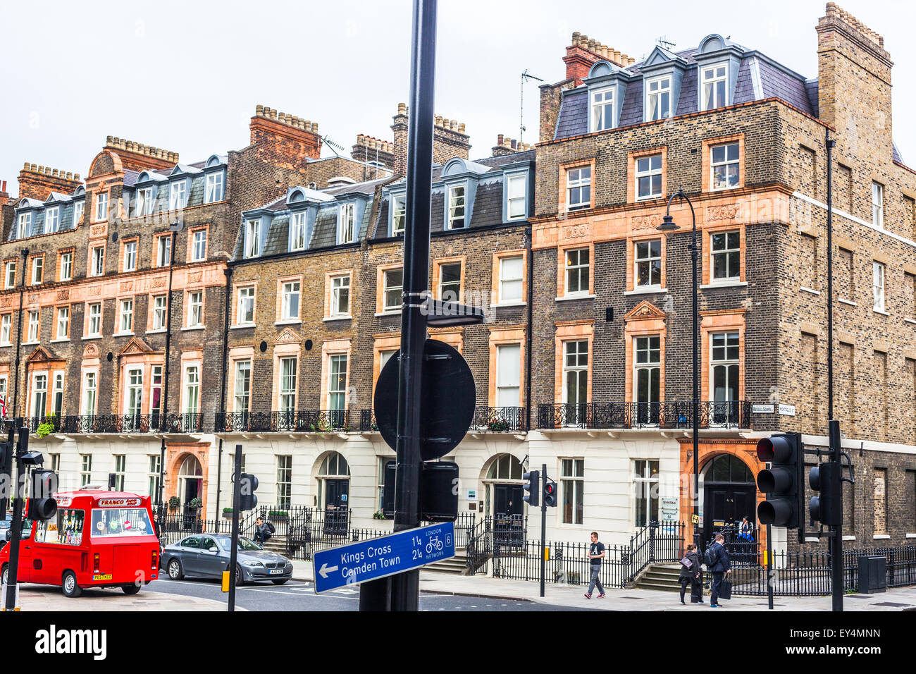 Russel Square street scene, London, England, Regno Unito Foto Stock