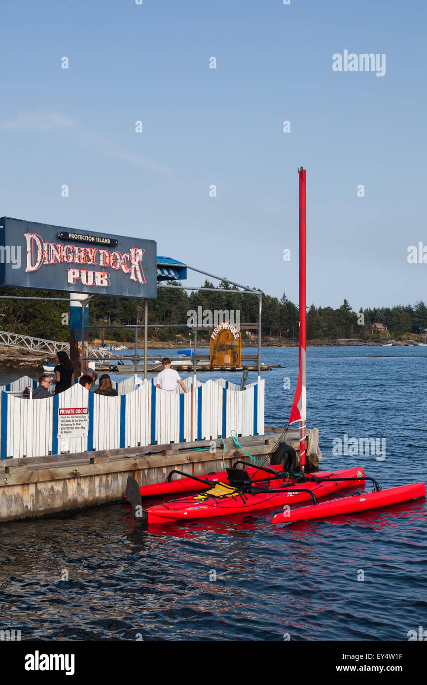 Il gommone dock pub flottante sulla protezione isola, Nanaimo, Canada Foto Stock