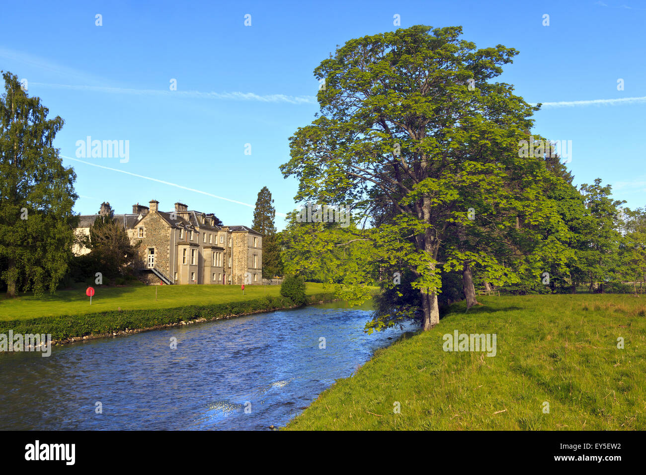 Il fiume Tweed vicino a Peebles, Scozia Foto Stock