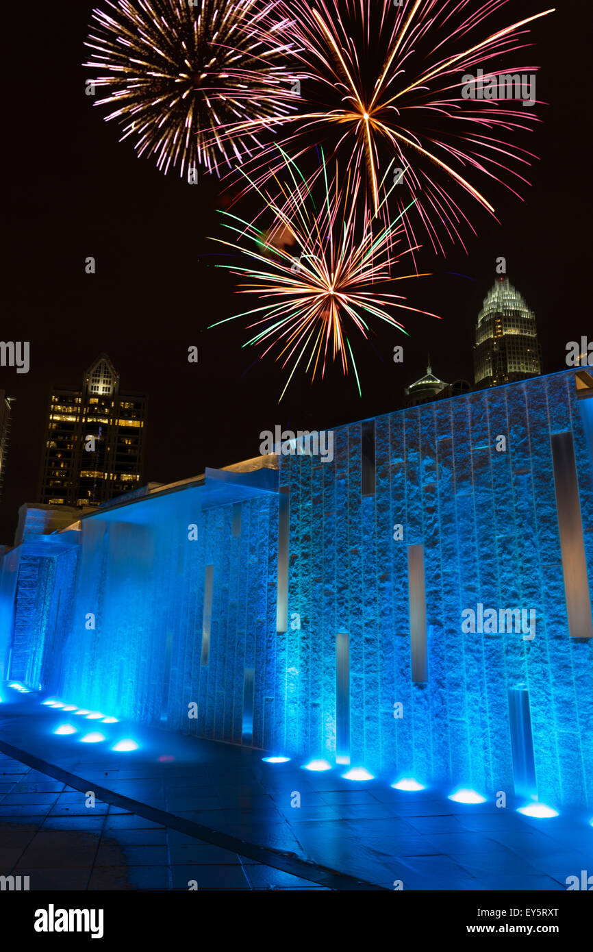 Fontana ROMARE BEARDEN PARK DOWNTOWN CHARLOTTE MACKLENBURG COUNTY North Carolina USA Foto Stock