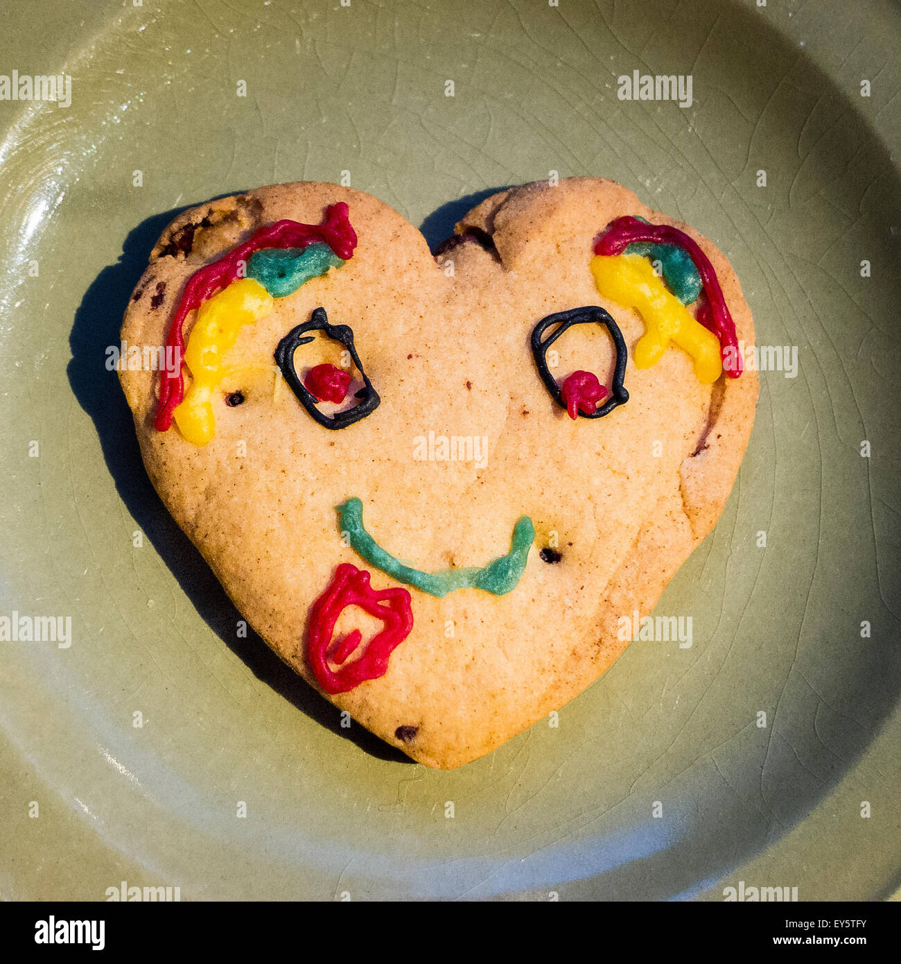 A Forma Di Cuore Fatti In Casa A Base Di Biscotto Per Una Festa Per I Bambini Foto Stock Alamy