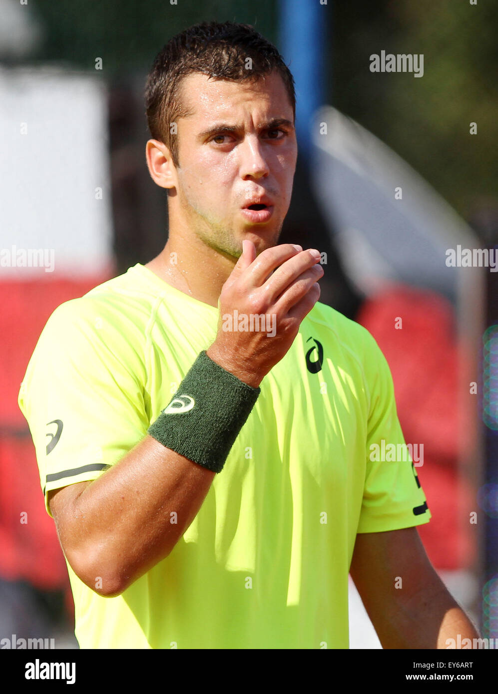 Umag, Croazia. 22 Luglio, 2015. Laslo Djere (Serbia) durante il match singles Lajovic v Djere all'ATP 26 Konzum Croatia Open torneo di Stadion Stella Maris, il 22 luglio 2015 a Umag. Credito: Andrea Spinelli/Alamy Live News Foto Stock