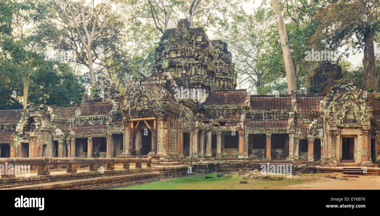 Ta Prohm tempio antico cancello, Angkor Foto Stock