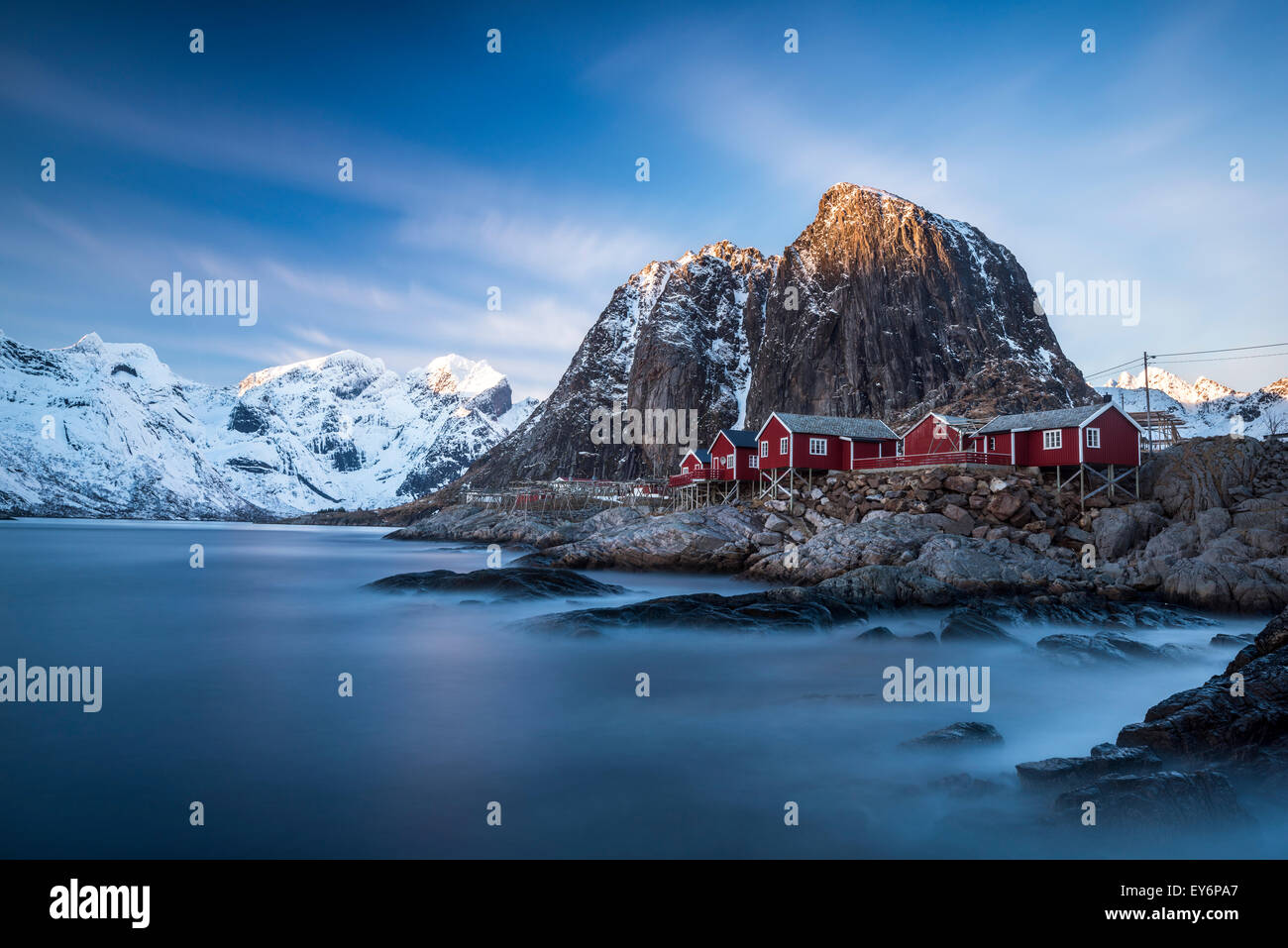 New Scenic 5 posti villaggio di Hamnøy, vicino a Reine, Moskenesøy, Isole Lofoten in Norvegia Foto Stock