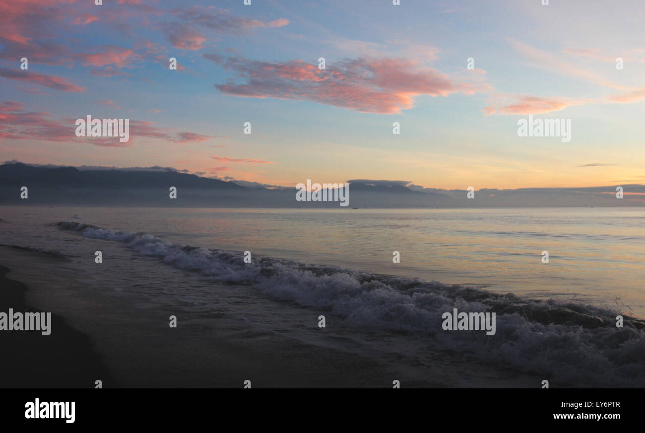 Sunrise a Sabang beach, imballatrice. Foto Stock