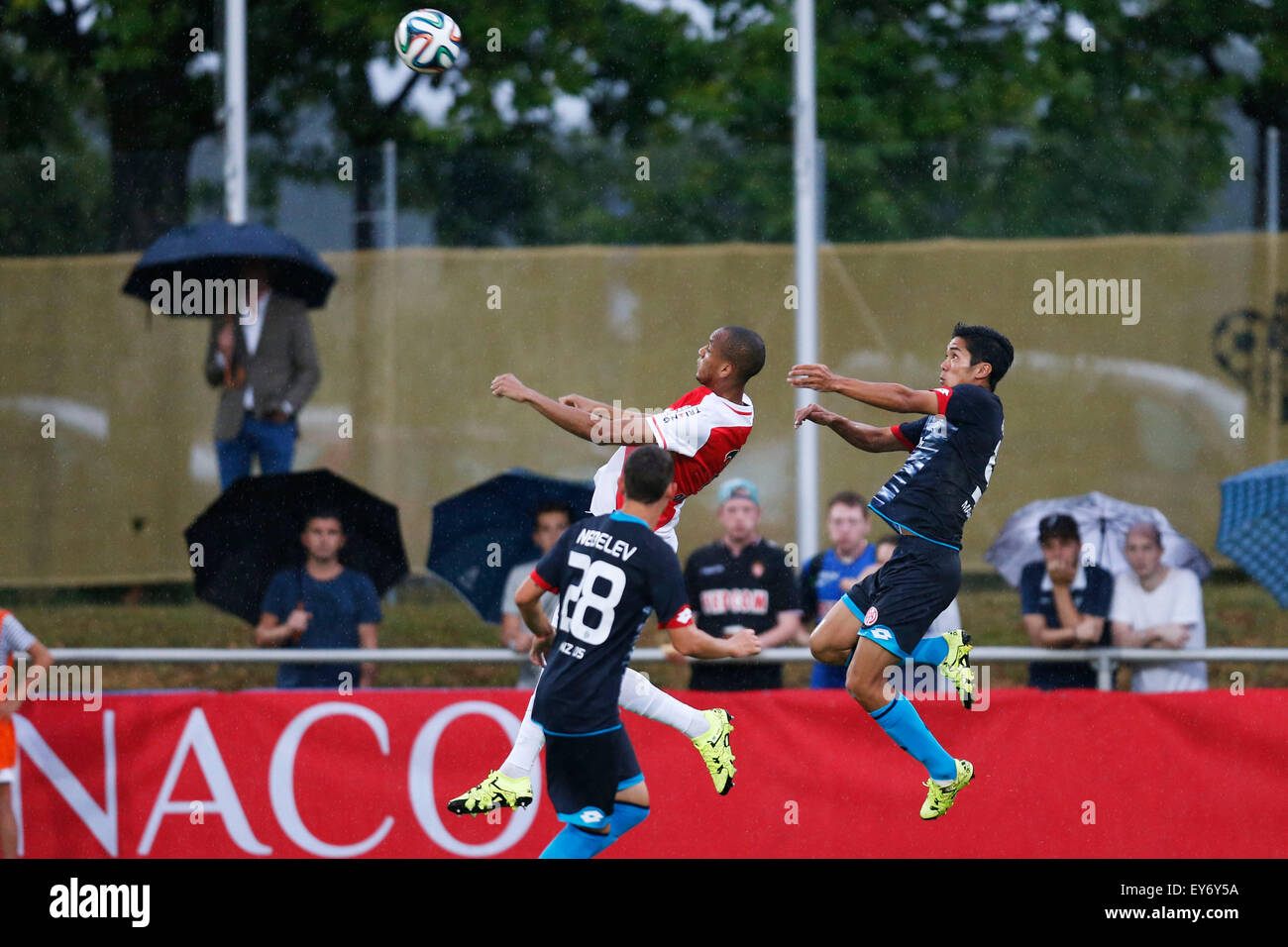 Meyrin, Svizzera. © D. 22 Luglio, 2015. Yoshinori Muto (Mainz) Calcio/Calcetto : la pre-stagione amichevole tra FSV Mainz 05 e Monaco PRESSO IL CENTRE SPORTIF Municipal de meyrin in Meyrin, Svizzera. © D .Nakashima/AFLO/Alamy Live News Foto Stock