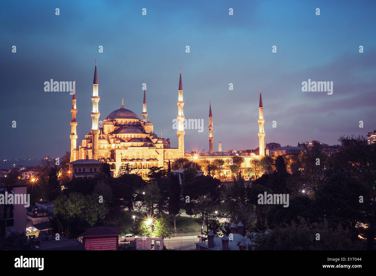 Sultanahmet Moschea Blu vista notturna, Istanbul, Turchia Foto Stock