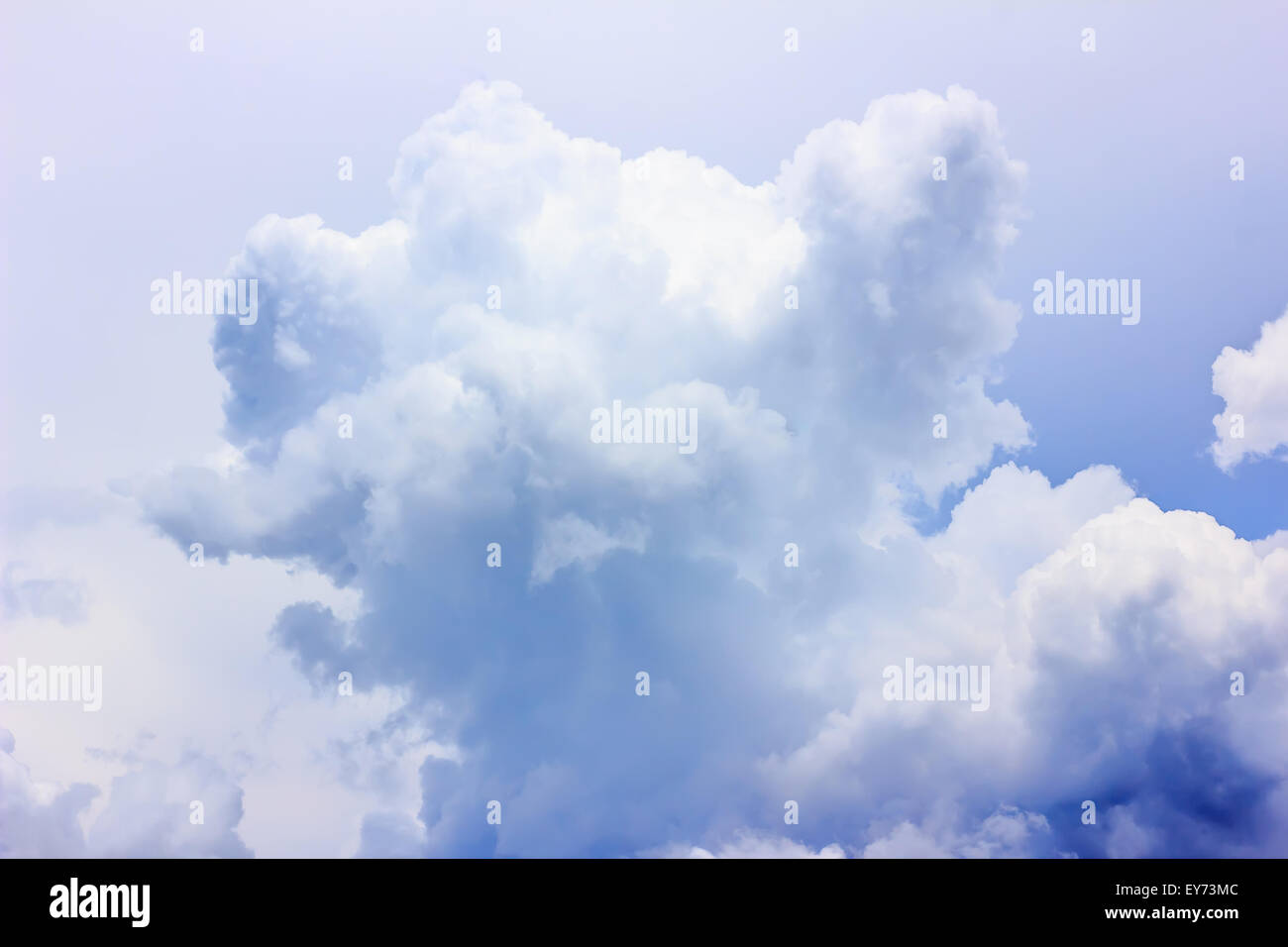 Nuvole all'orizzonte Foto Stock