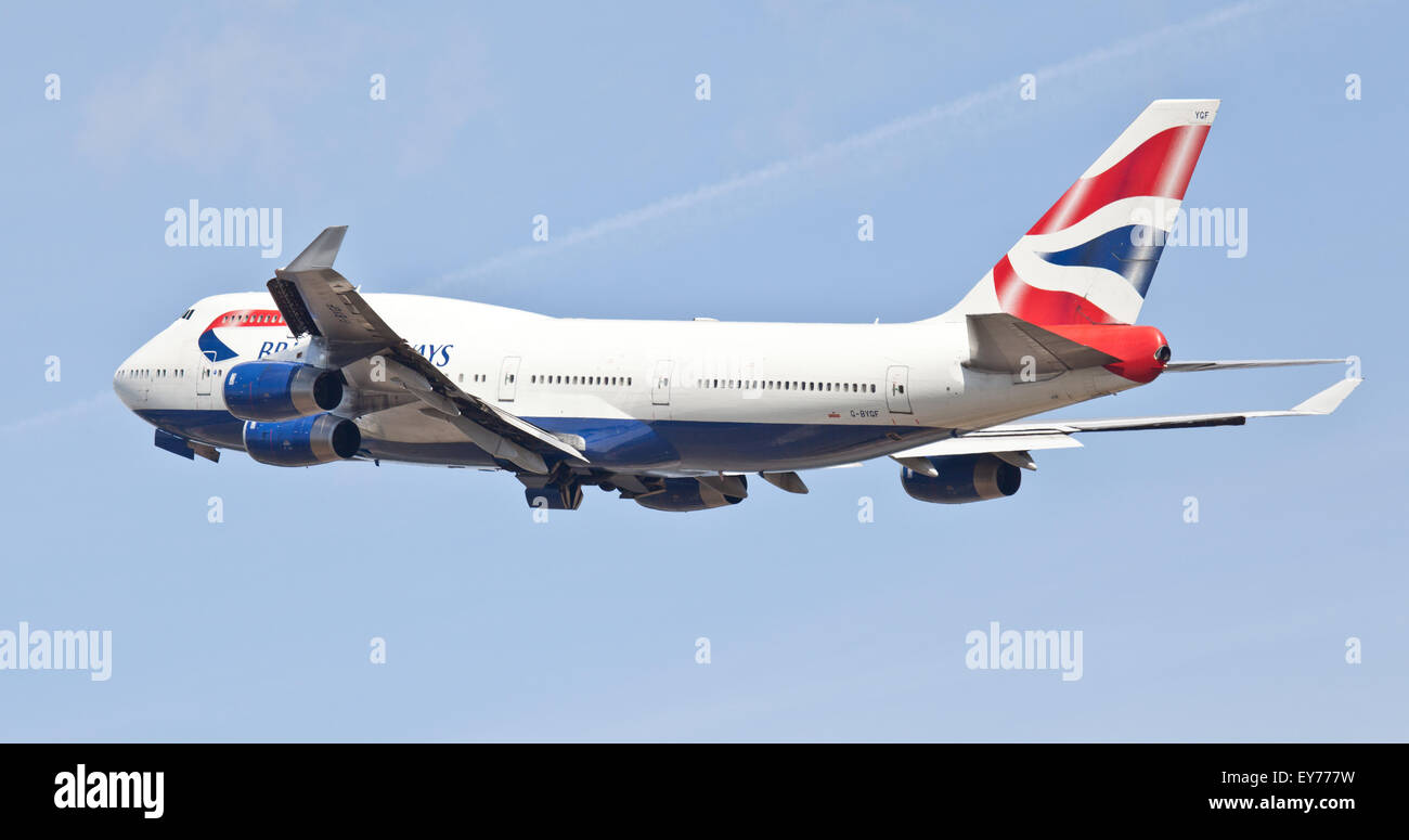 British Airways Boeing 747 G-BYGF decollo dall aeroporto di Heathrow LHR Foto Stock