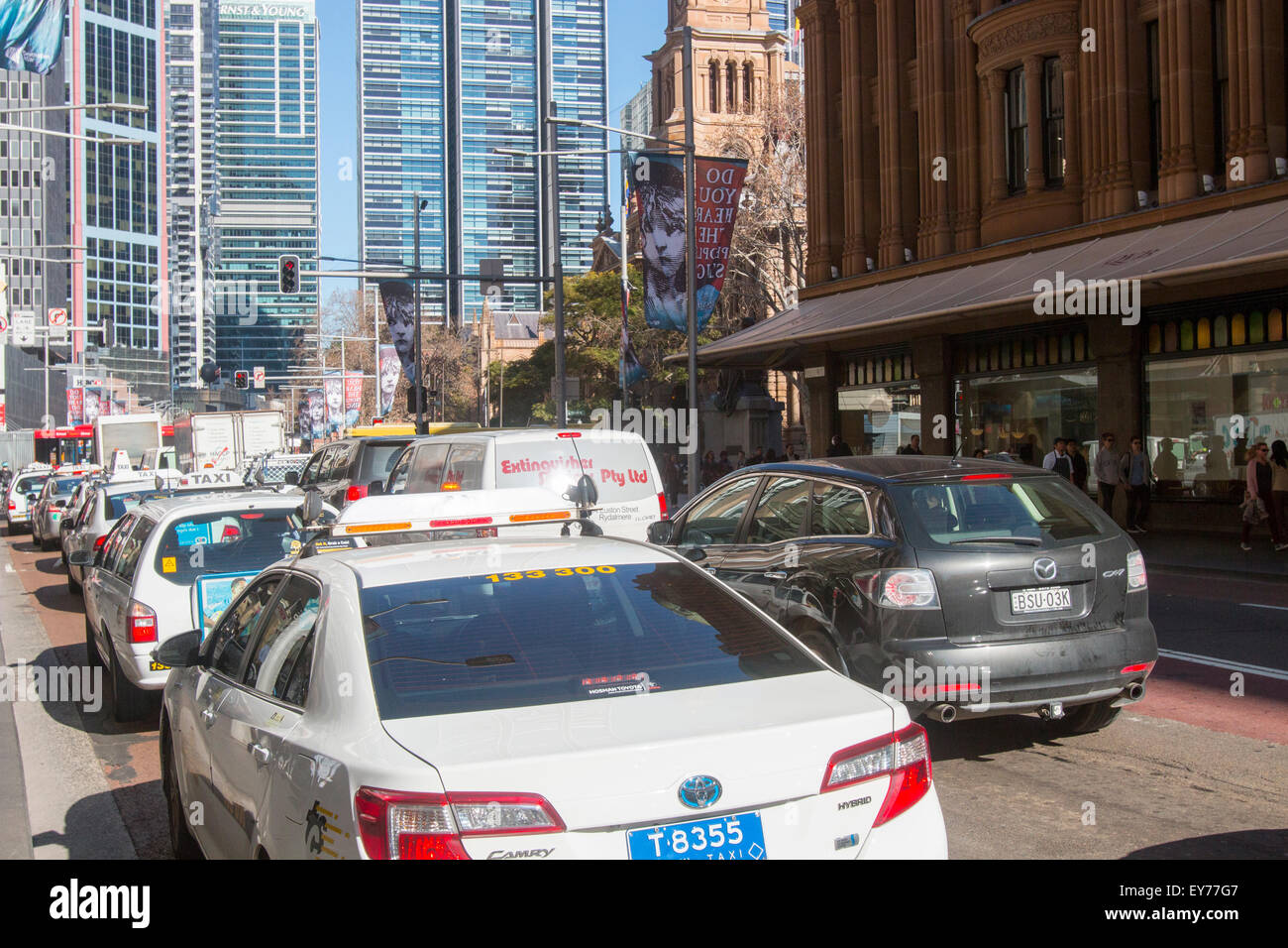 Taxi di Sydney su George Street Foto Stock
