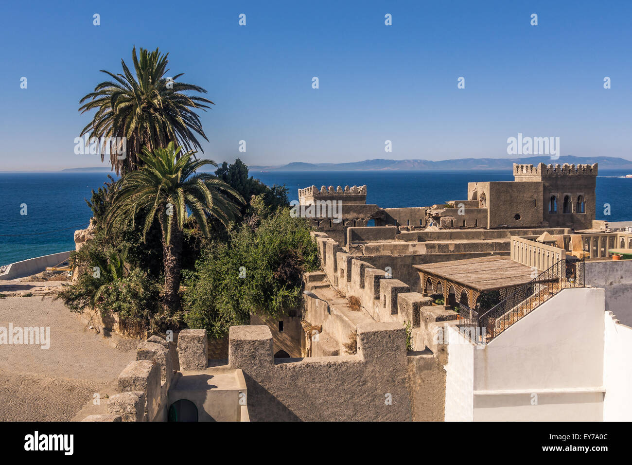 La vecchia medina di Tangeri, Marocco, di fronte allo Stretto di Gibilterra e la costa spagnola. Foto Stock