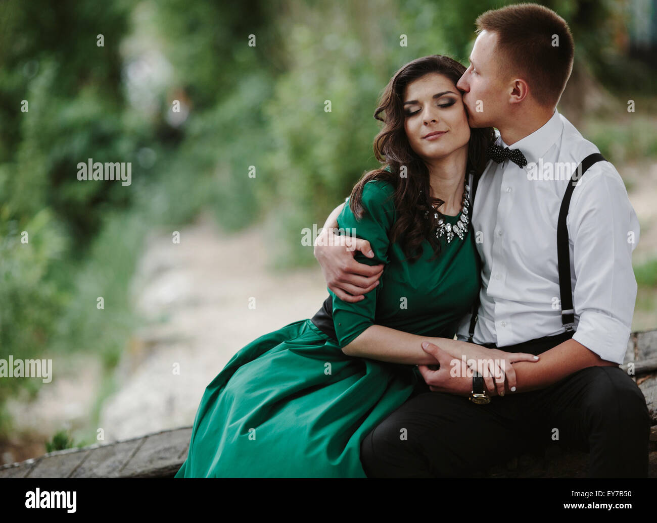 L uomo e la donna al lago Foto Stock