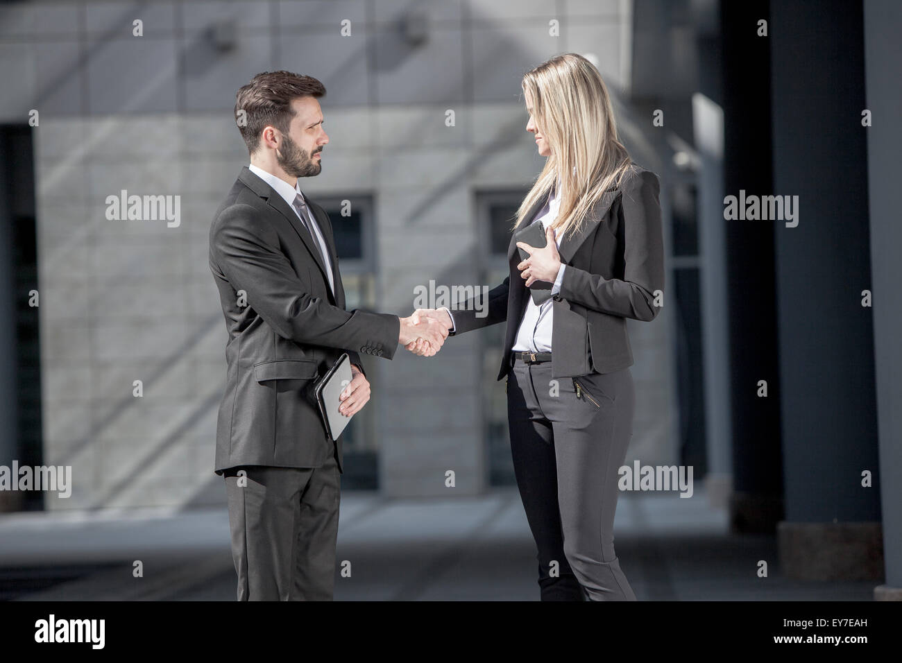 Business Partner stringono le mani Foto Stock