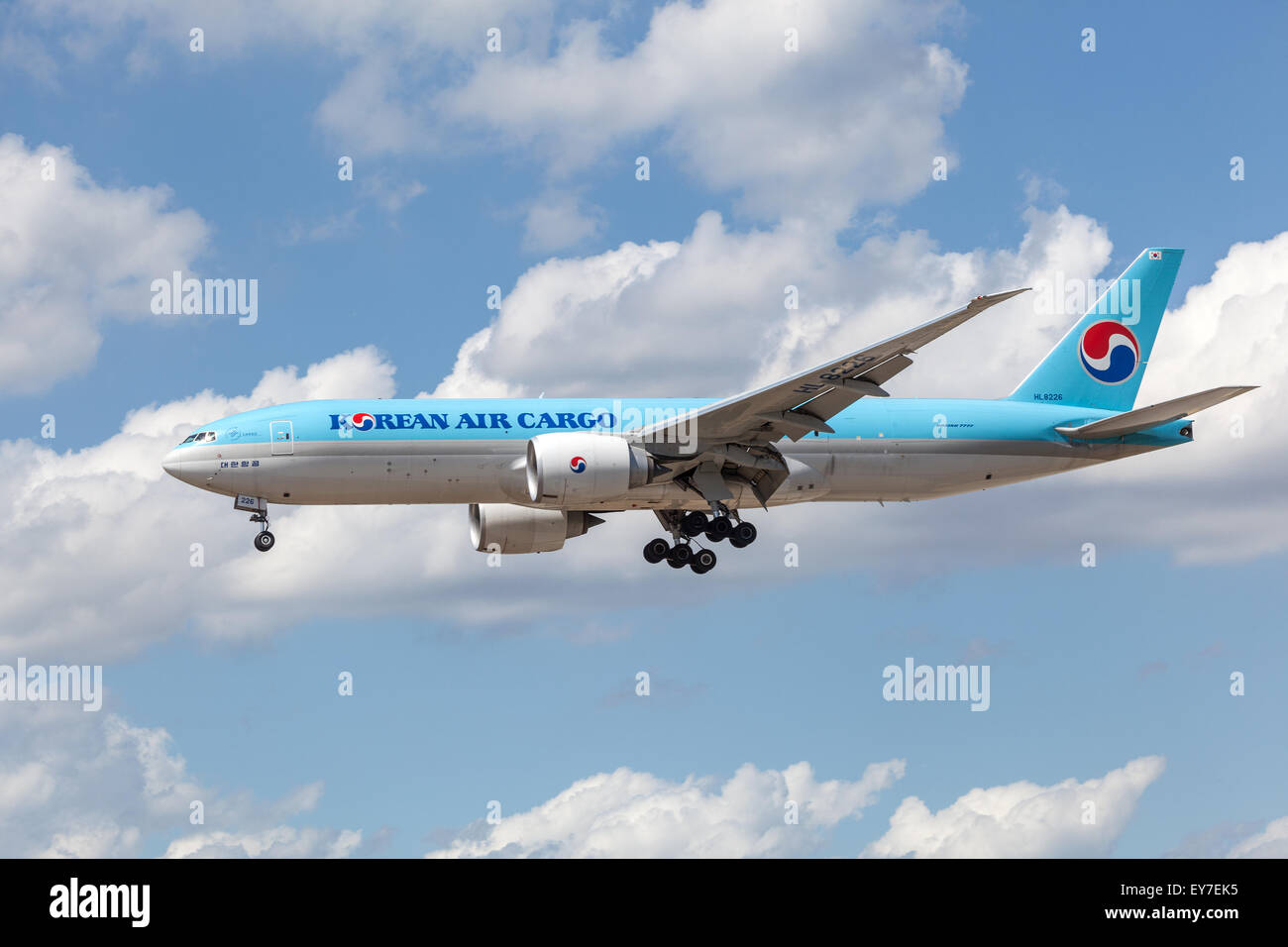 Korean Air Cargo Boeing 777F sbarco presso l'Aeroporto Internazionale di Francoforte Foto Stock