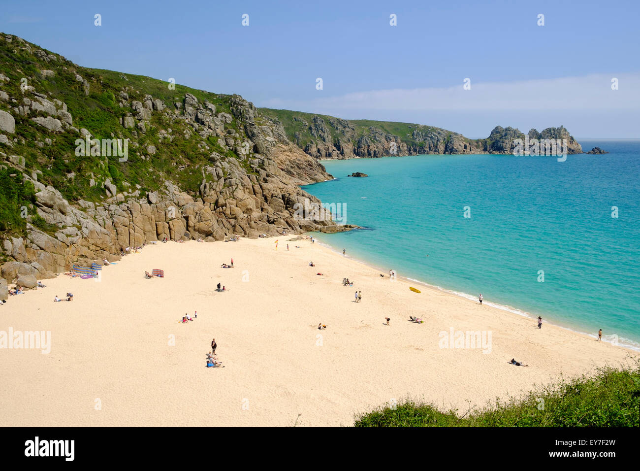 Cornwall Beach - Porthcurno in estate Foto Stock