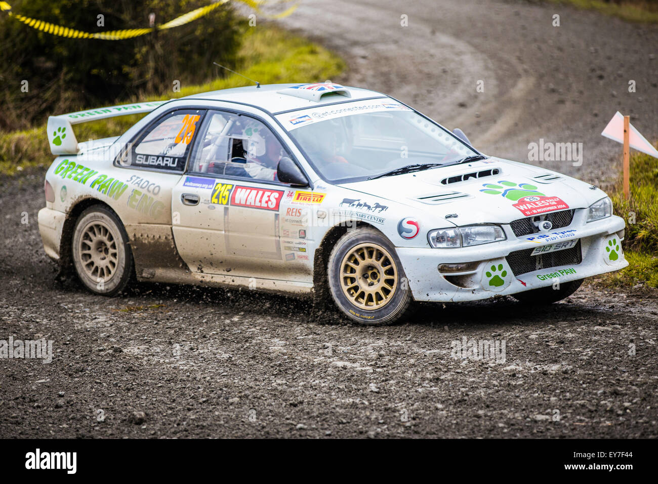 Paul Walker / Vern Brown Subaru impreza competere nel rally nazionale al Rally del Galles GB 2014 Foto Stock