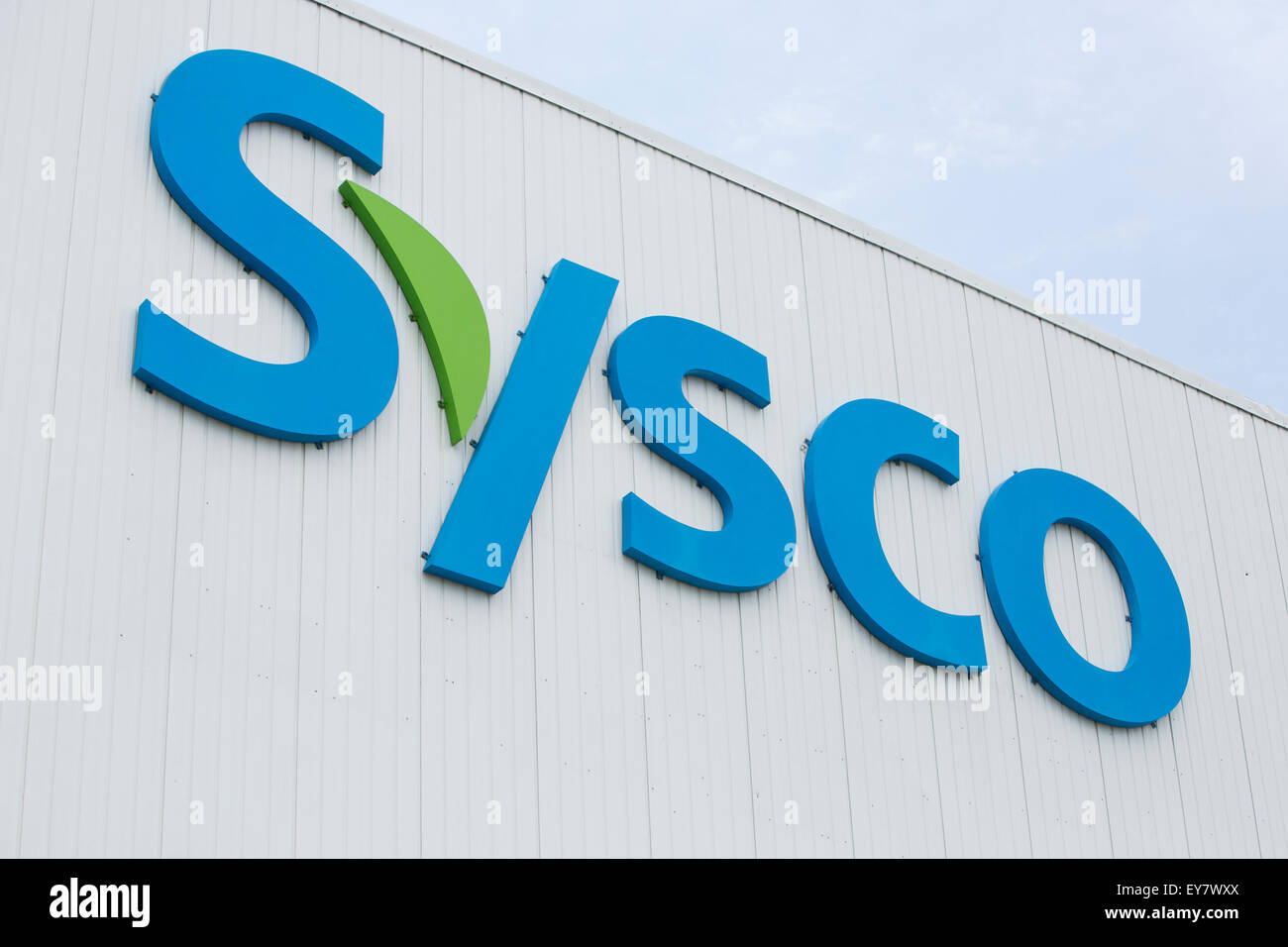 Un segno del logo al di fuori di una struttura occupata da Sysco Corporation in Pocomoke City, Maryland il 18 luglio 2015. Foto Stock