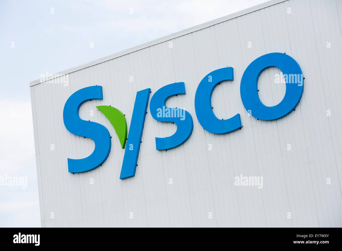 Un segno del logo al di fuori di una struttura occupata da Sysco Corporation in Pocomoke City, Maryland il 18 luglio 2015. Foto Stock