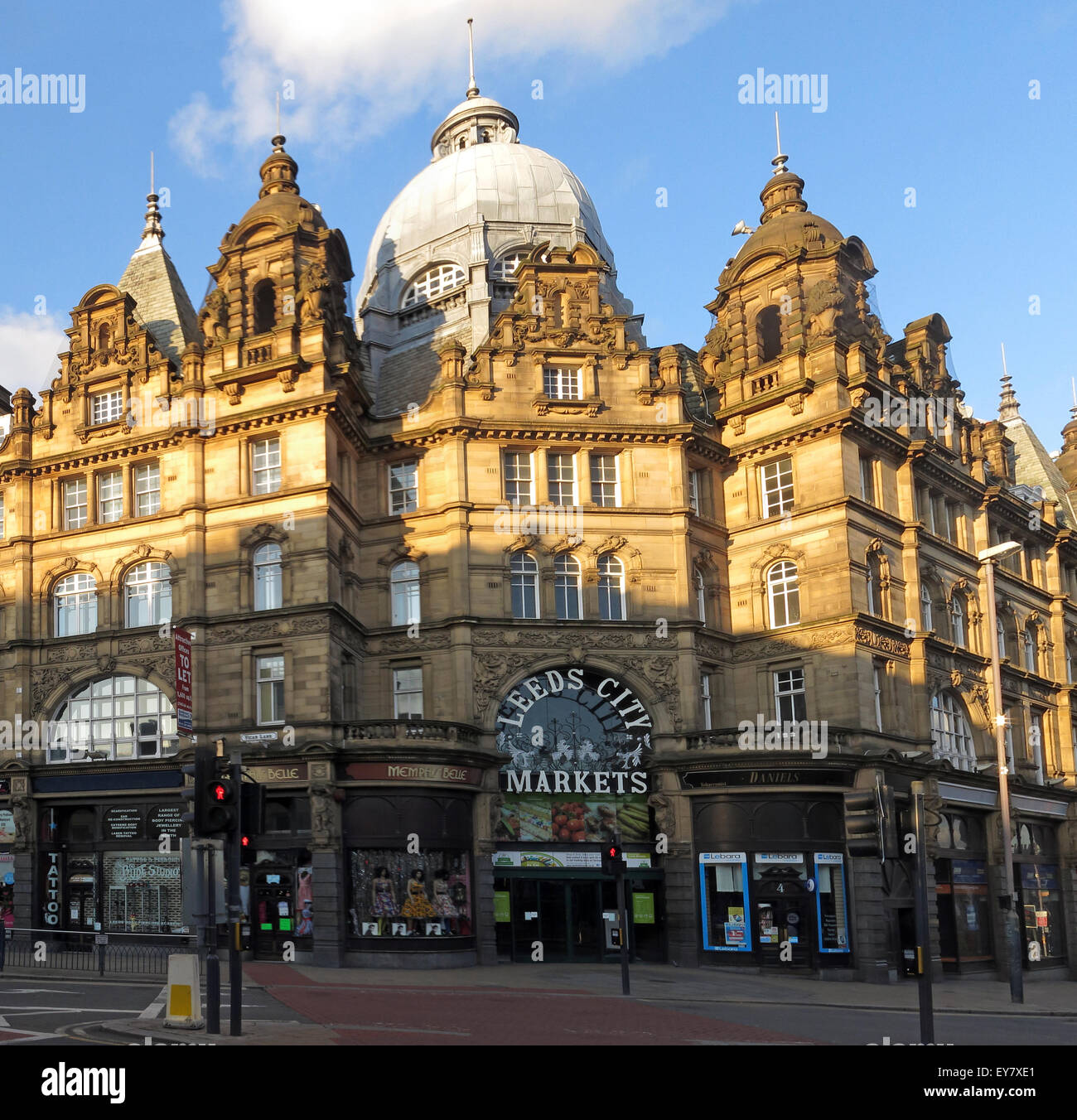 Leeds Kirkgate City Market Building panorama, il più grande mercato coperto in Europa,Vicar Lane Foto Stock
