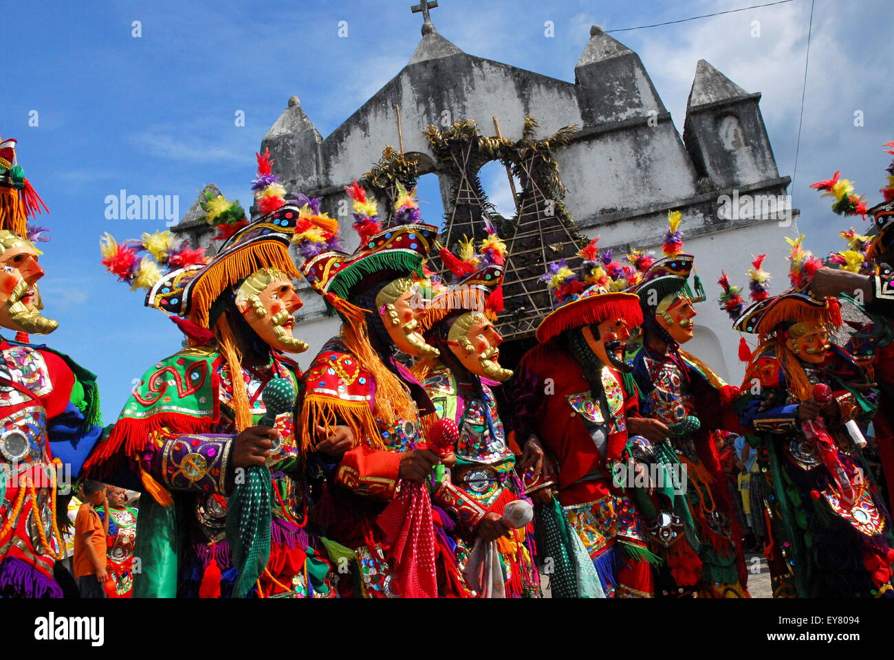 Guatemala Cervo danza tradizionali costumi e maschere - Spagnolo cacciatori. Foto Stock