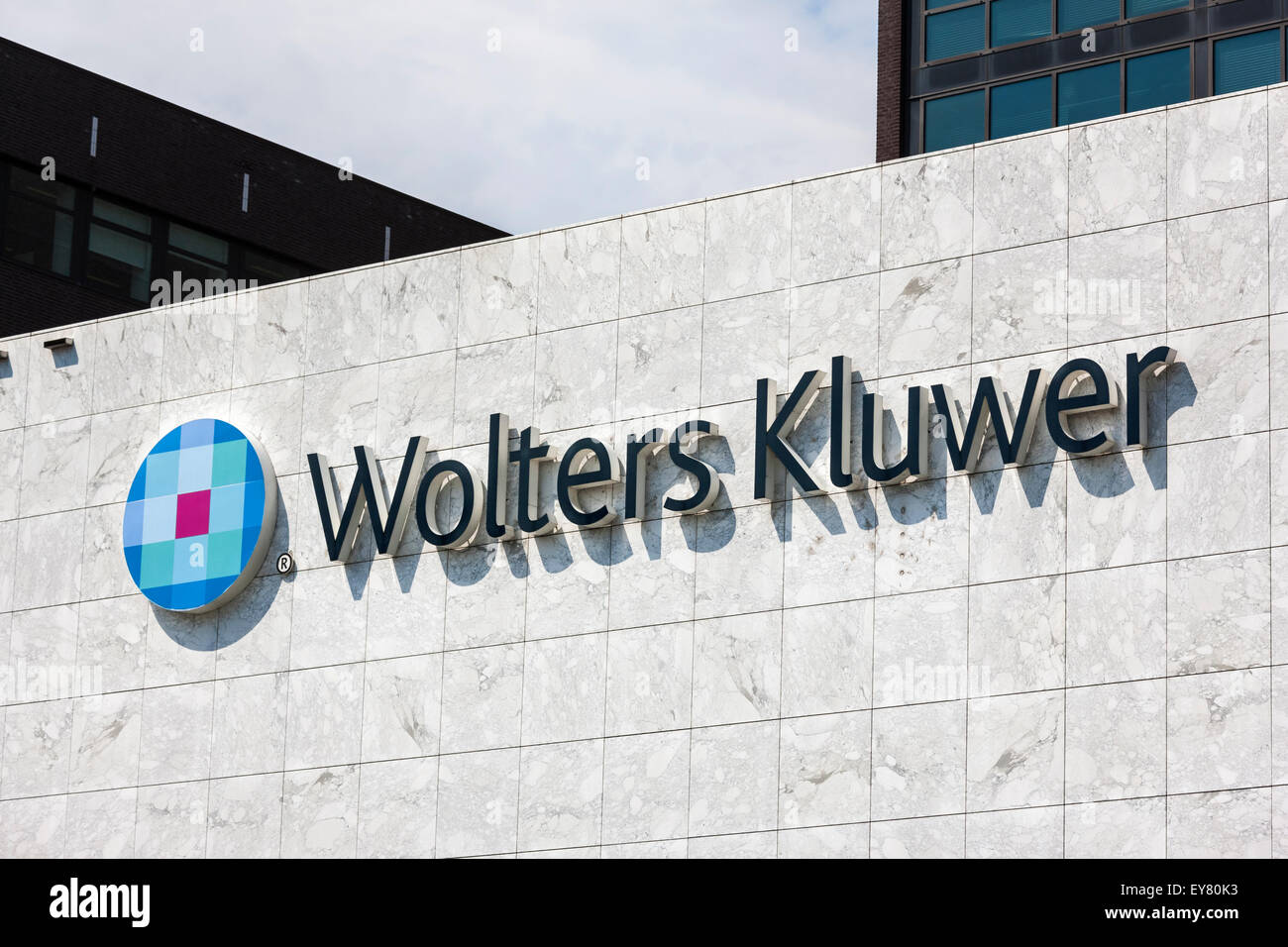 La sede centrale di Wolters Kluwer Publishers WKL di Alphen aan den Rijn  nei Paesi Bassi Foto stock - Alamy