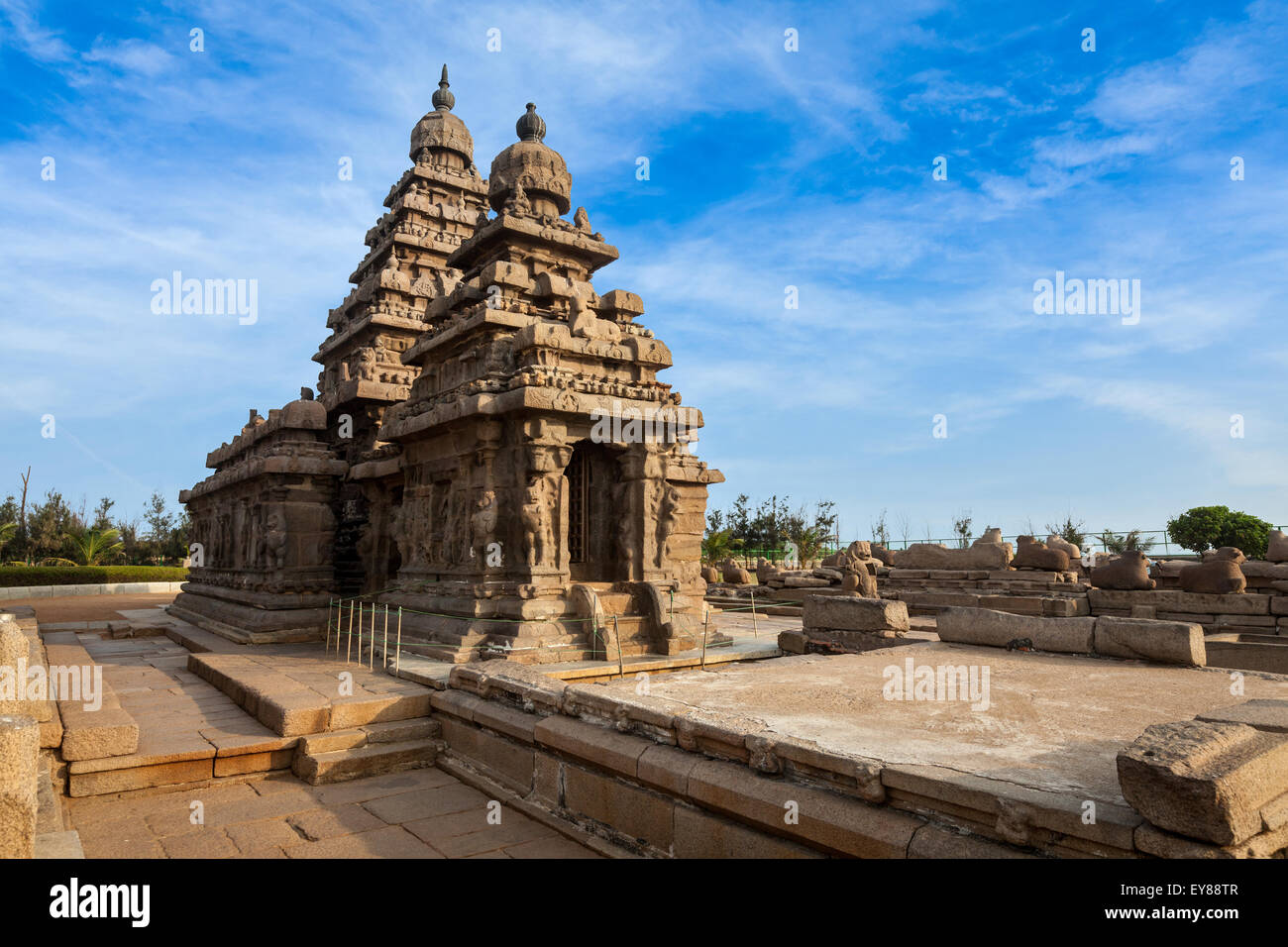 Famoso il Tamil Nadu landmark - Tempio Shore, sito del patrimonio mondiale in Mahabalipuram, Tamil Nadu, India Foto Stock