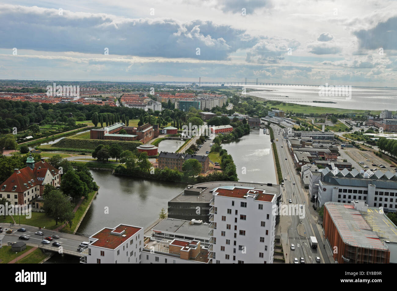 Panoramica di Malmö, la più popolosa città della contea di Skåne, e la terza più grande città in Svezia Foto Stock