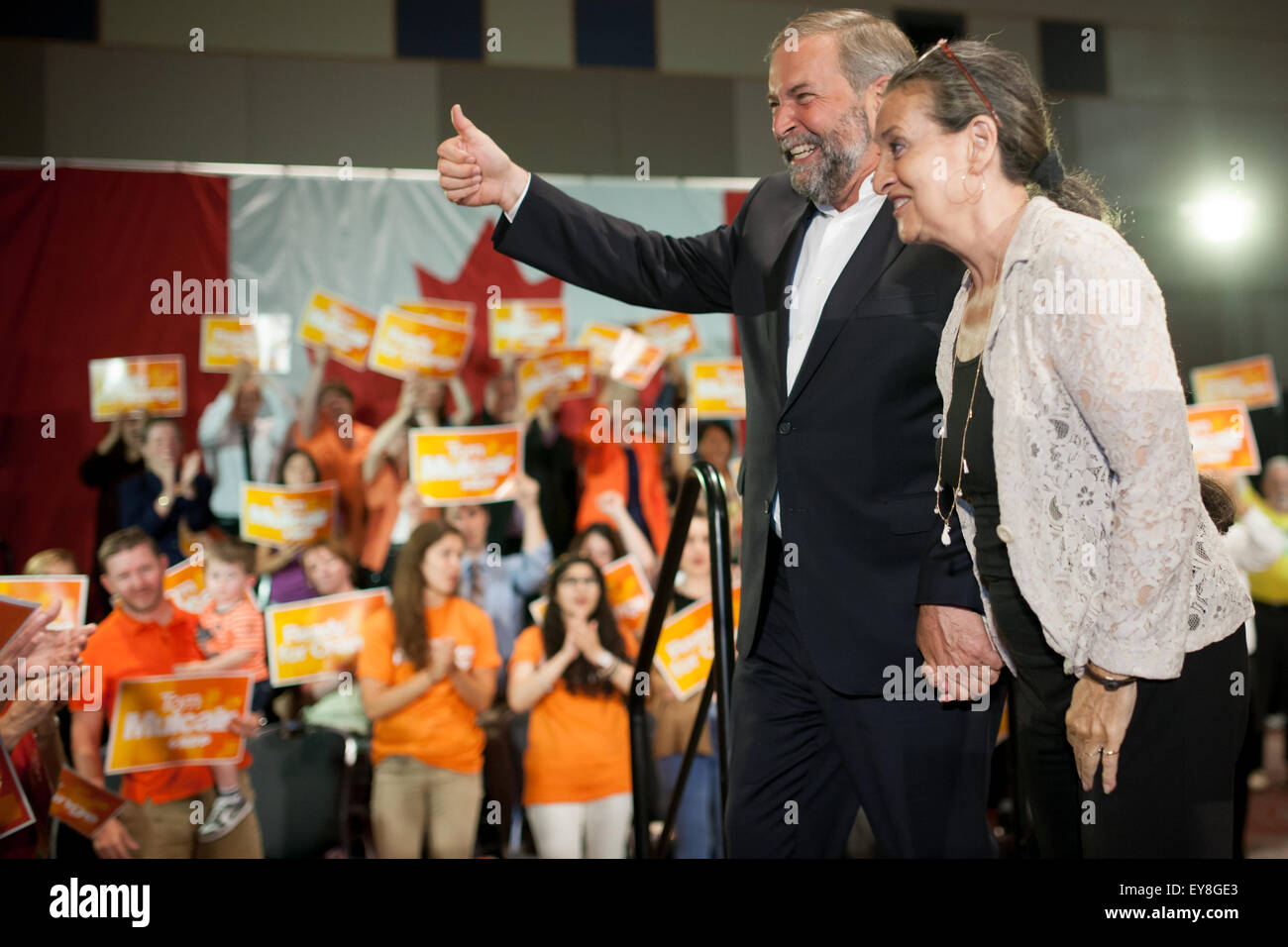 London, Ontario, Canada. 23 Luglio, 2015. Thomas la Mulcair, leader dell'opposizione e la nuova parte democratica del Canada offre un pre-discorso elettorale in un rally che si è tenuta a Londra, Canada. Nel momento in cui il discorso è stato dato, il suo partito ha svolto un leggero vantaggio su il partito conservatore del Canada conducono dall attuale Primo Ministro Stephen Harper. Credito: Mark Spowart/Alamy Live News Foto Stock