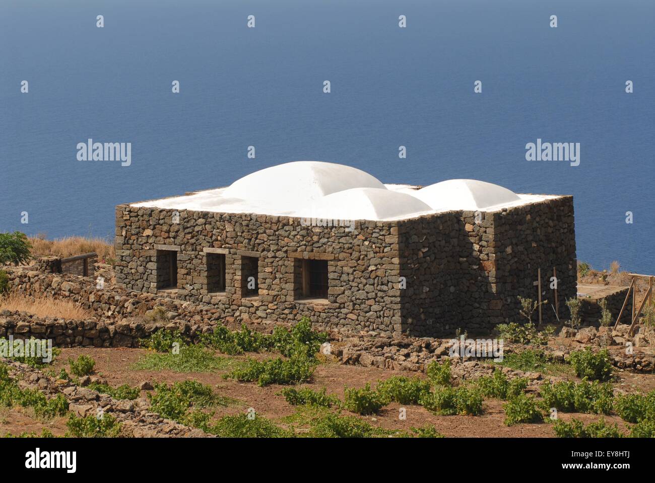 Case tipiche pantelleria immagini e fotografie stock ad alta risoluzione -  Alamy