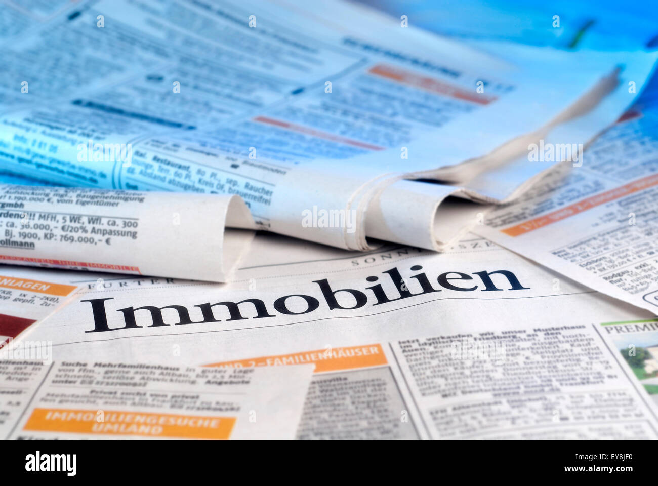 Annunci immobiliari nel quotidiano Foto Stock