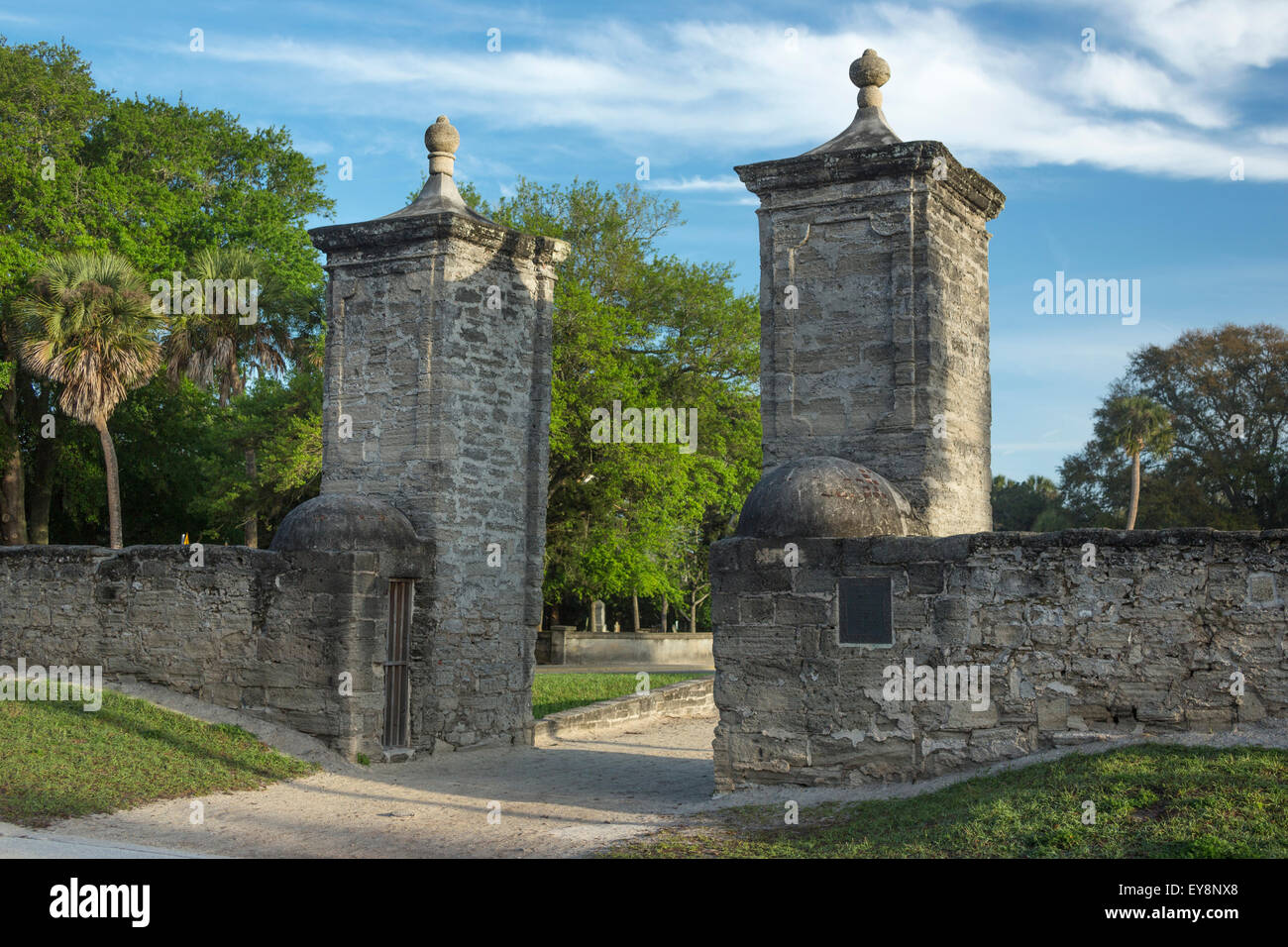 FORT MARION vecchia porta della città di Saint George Street e storico quartiere di Saint Augustine, Florida USA Foto Stock