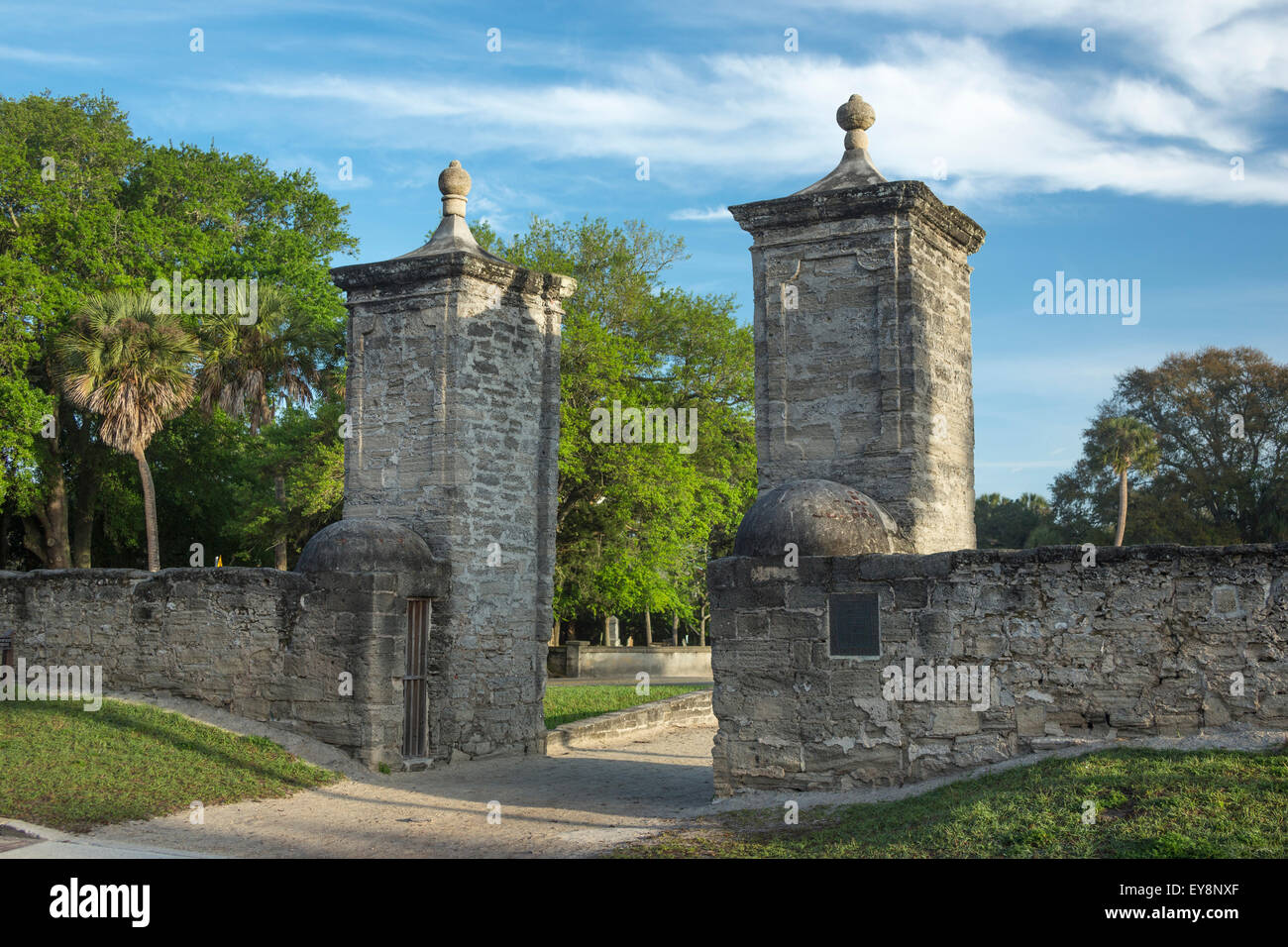 FORT MARION vecchia porta della città di Saint George Street e storico quartiere di Saint Augustine, Florida USA Foto Stock