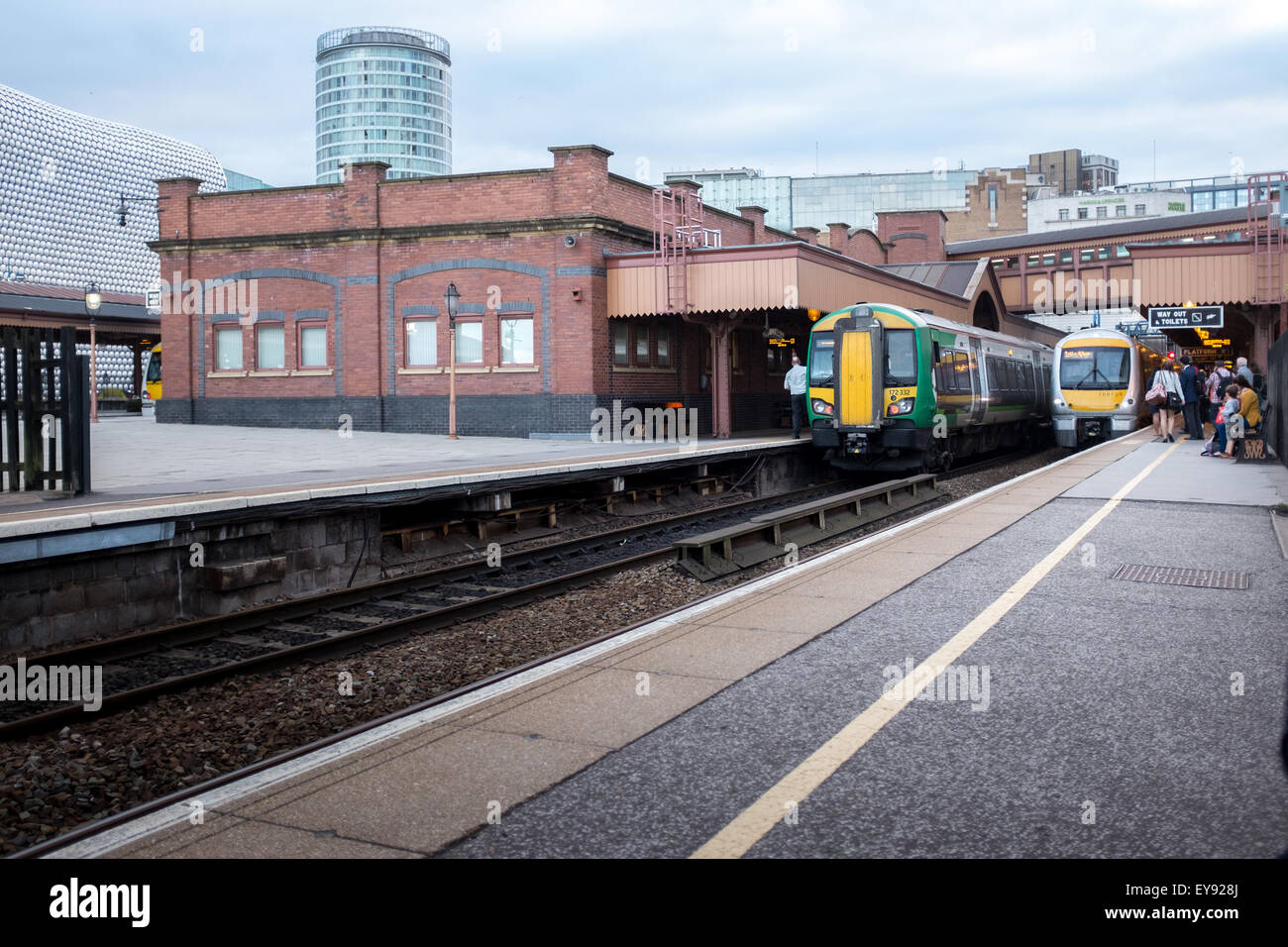 La piattaforma a Moor Street Station a Birmingham REGNO UNITO Foto Stock