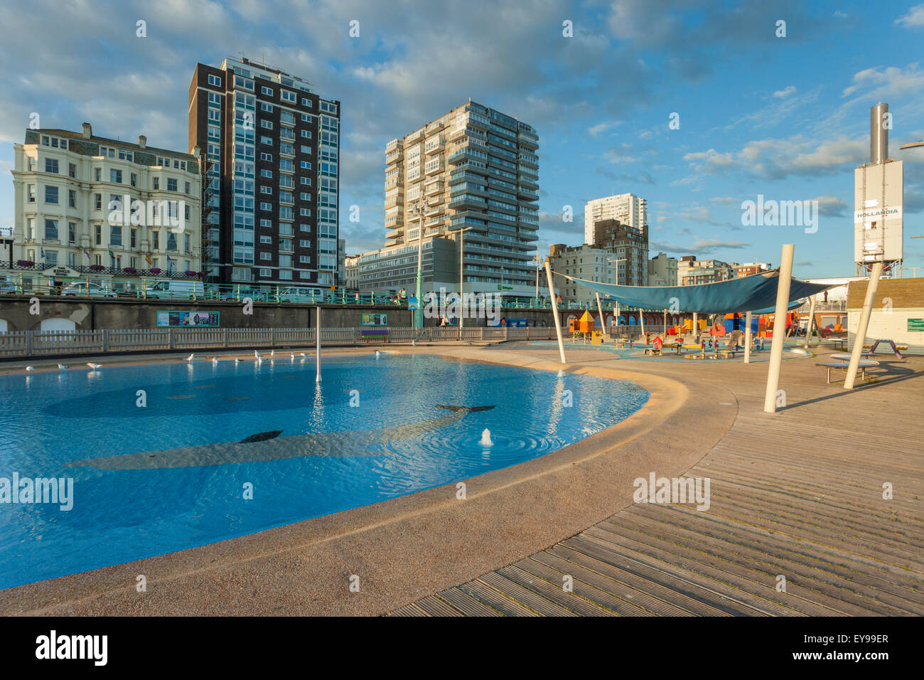 Pomeriggio estivo sul lungomare di Brighton, East Sussex, Inghilterra. Foto Stock