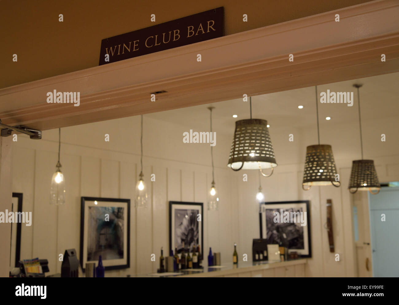 Il club del vino alla famiglia Benzinger Cantina, Sonoma CA Foto Stock