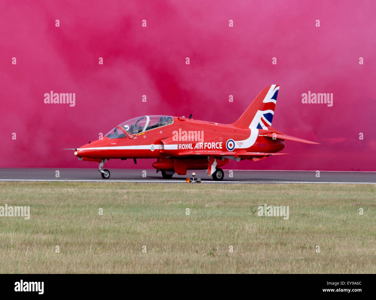 Le frecce rosse eseguire durante il Royal International Air Tattoo a RAF Fairford il 19 luglio 2015 a Fairford, Inghilterra. Foto Stock