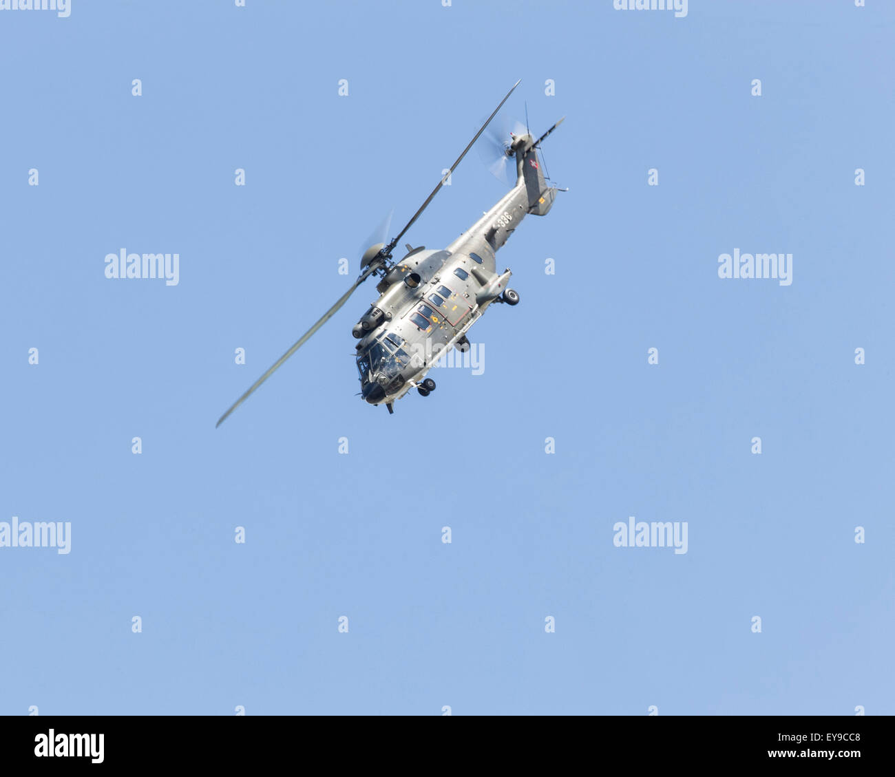 La Swiss Air Force Super Puma elicottero Team Display a 2015 RIAT Air Show Foto Stock