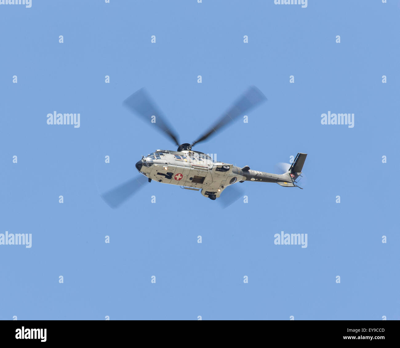 La Swiss Air Force Super Puma elicottero Team Display a 2015 RIAT Air Show Foto Stock